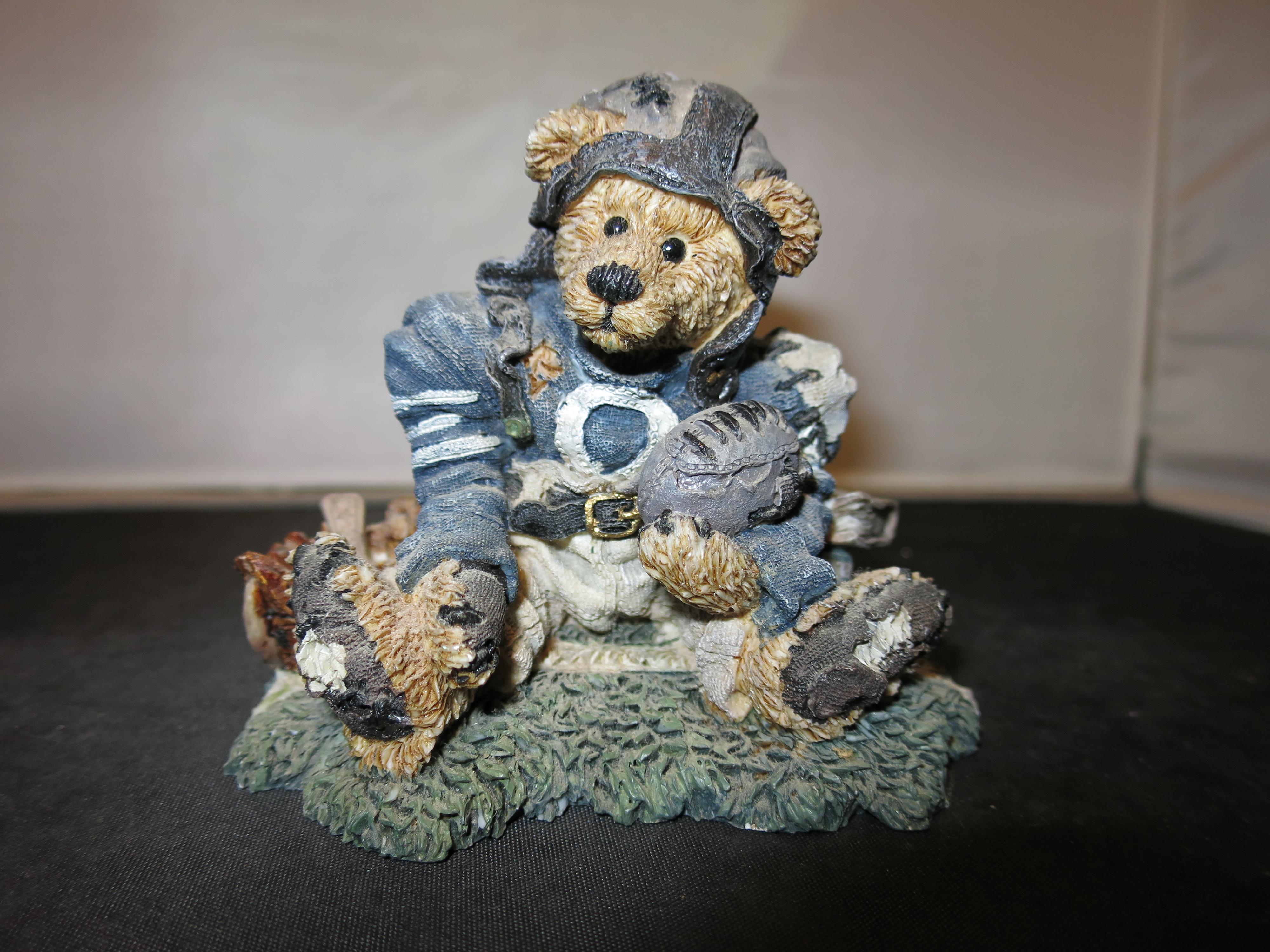 Boyd's Bears and Friends Knute and the Gridiron