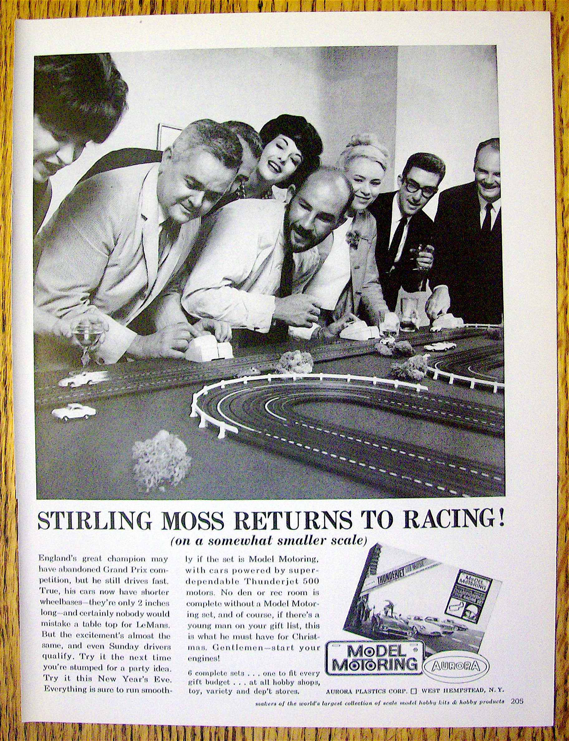 1963 Aurora Model Motoring with People & Racing Set