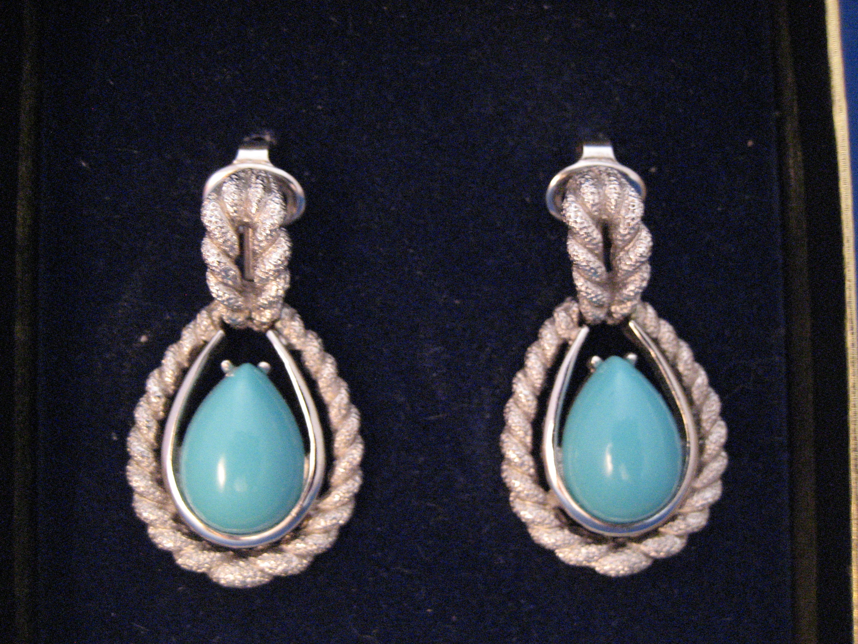 Avon Blue Teardrop Clip on Earrings