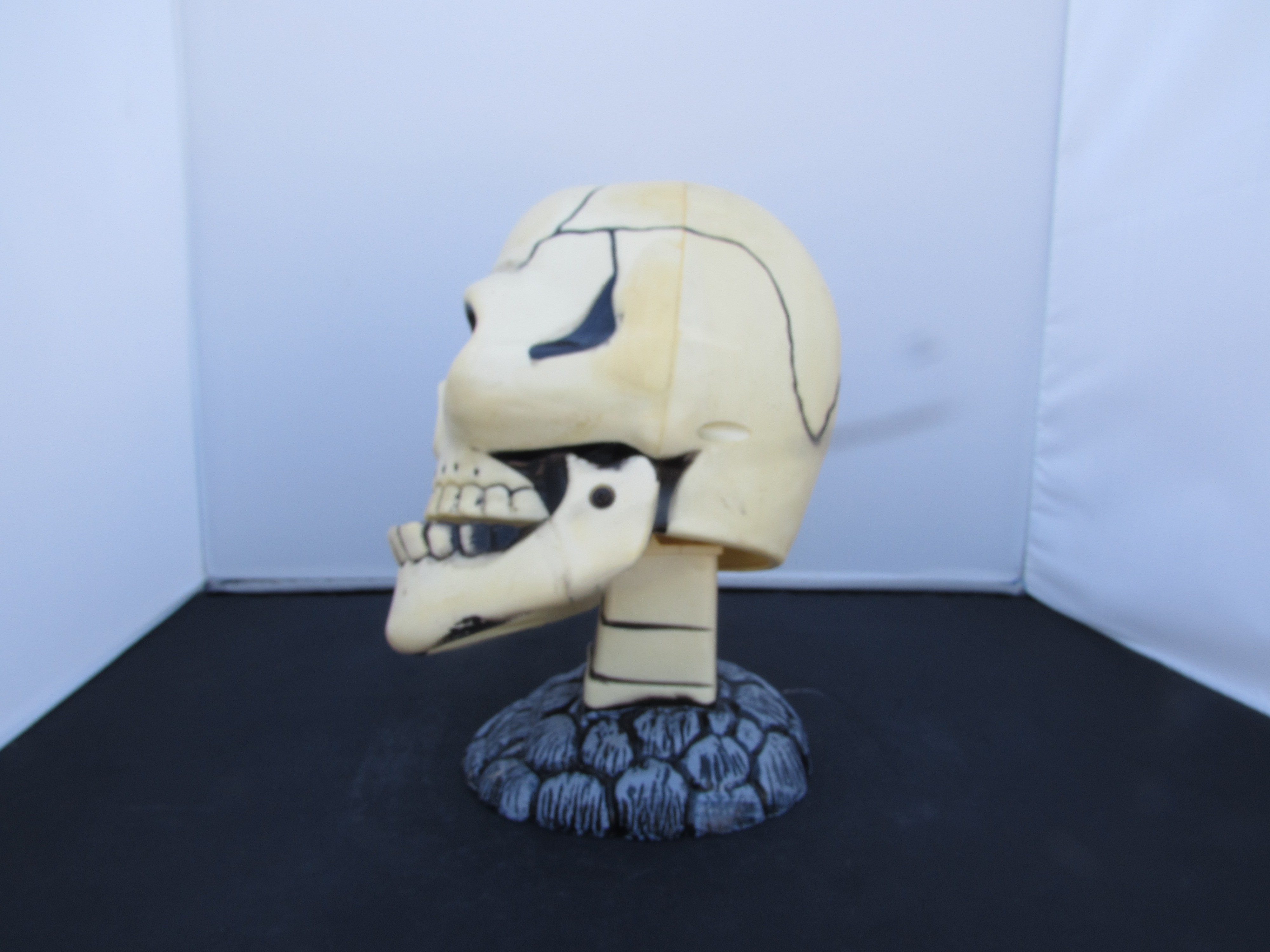 Skull plays Monster Mash Great American Fun Corp
