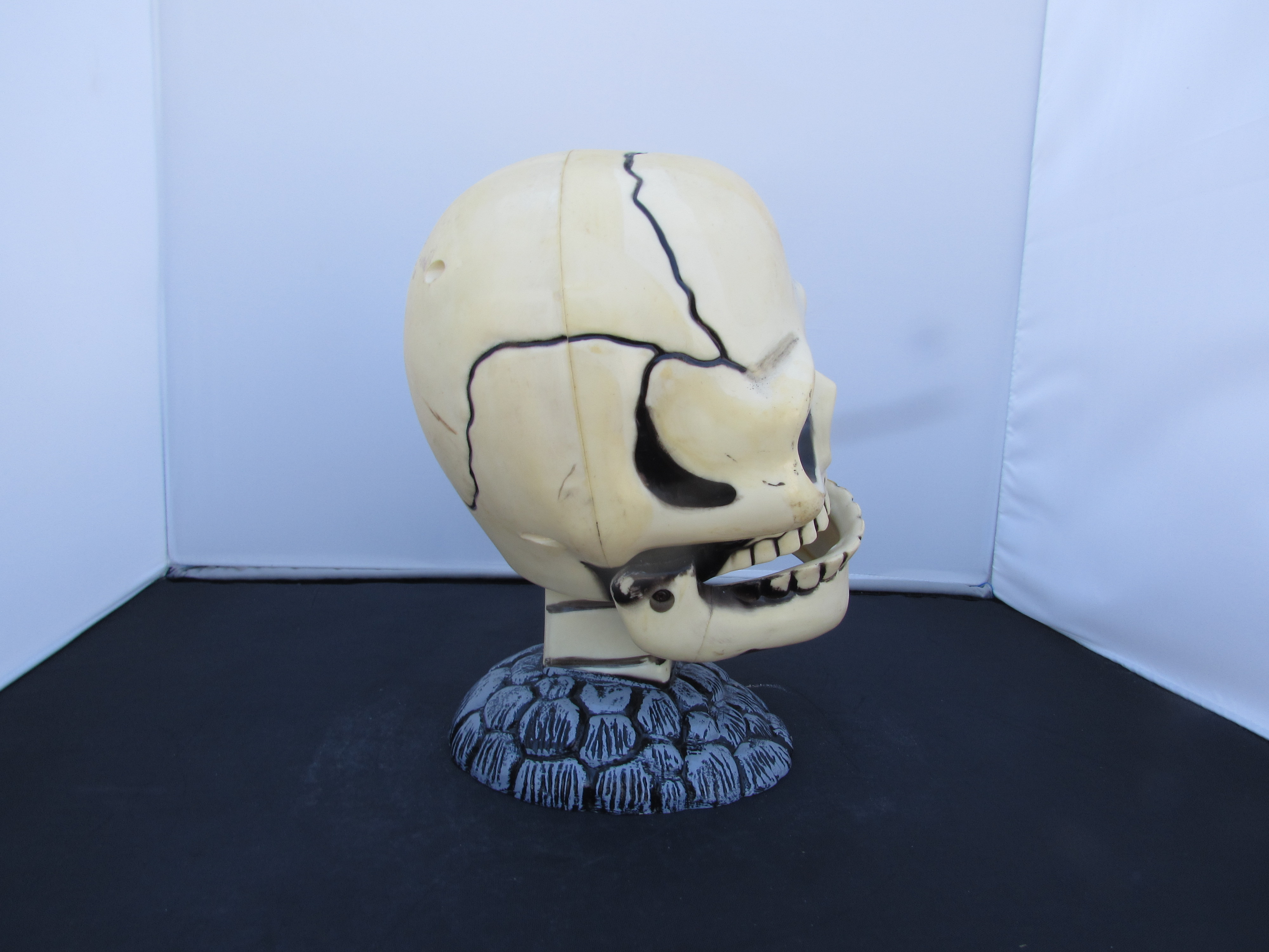 Skull plays Monster Mash Great American Fun Corp