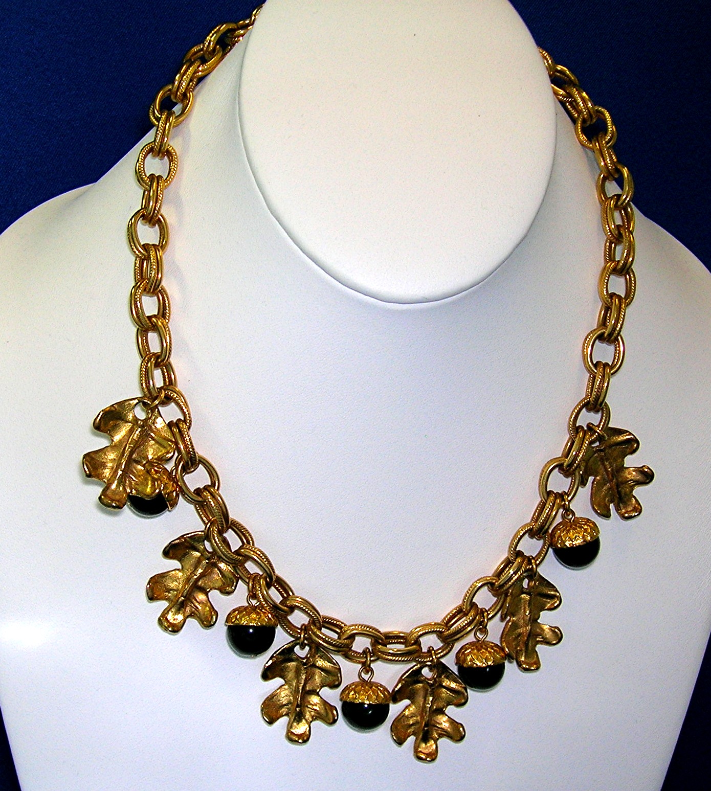 DAUPLAISE Gold Necklace with Leaves and Lucite Acorns