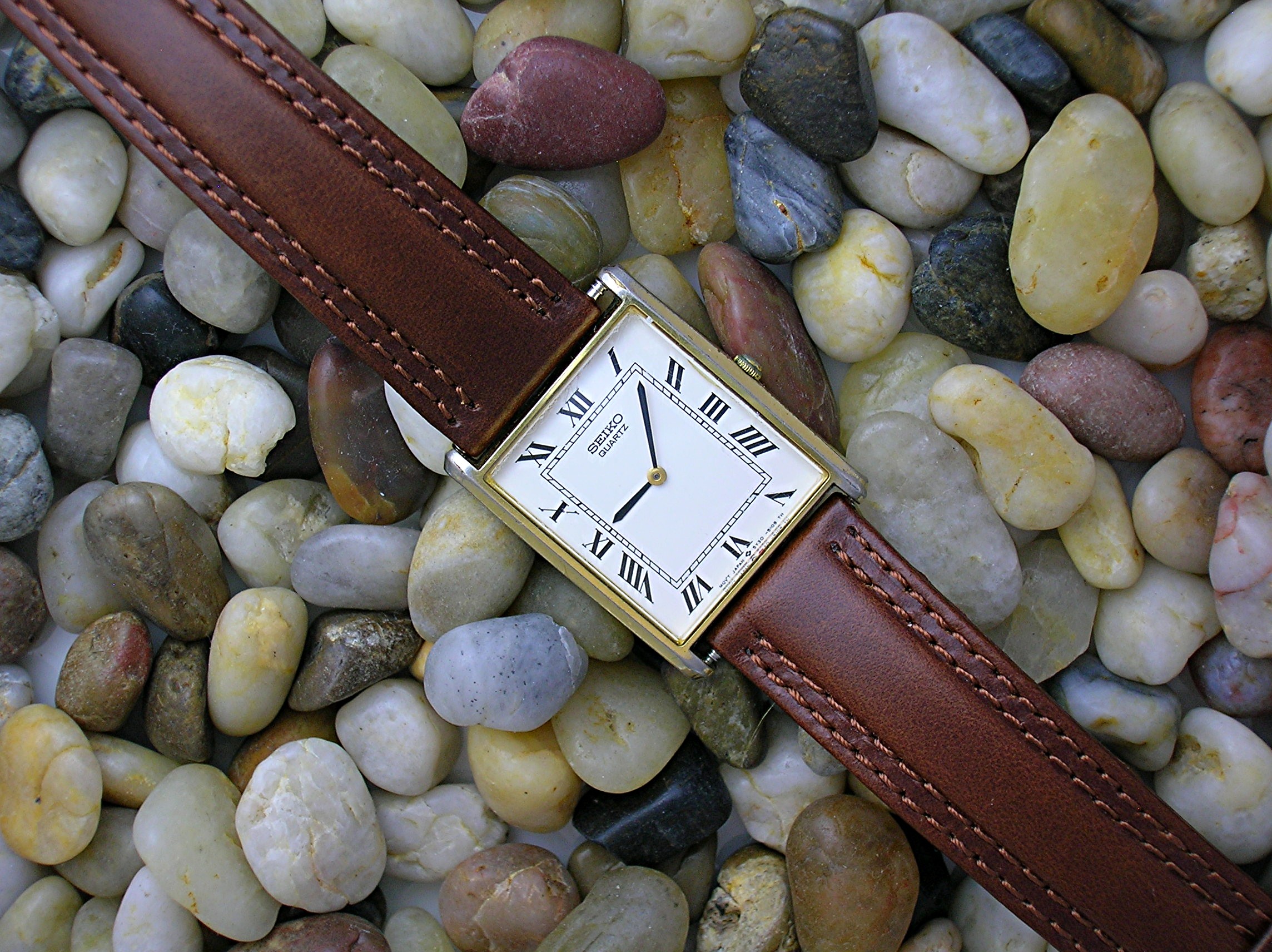 SEIKO quartz men's dress watch . .  .