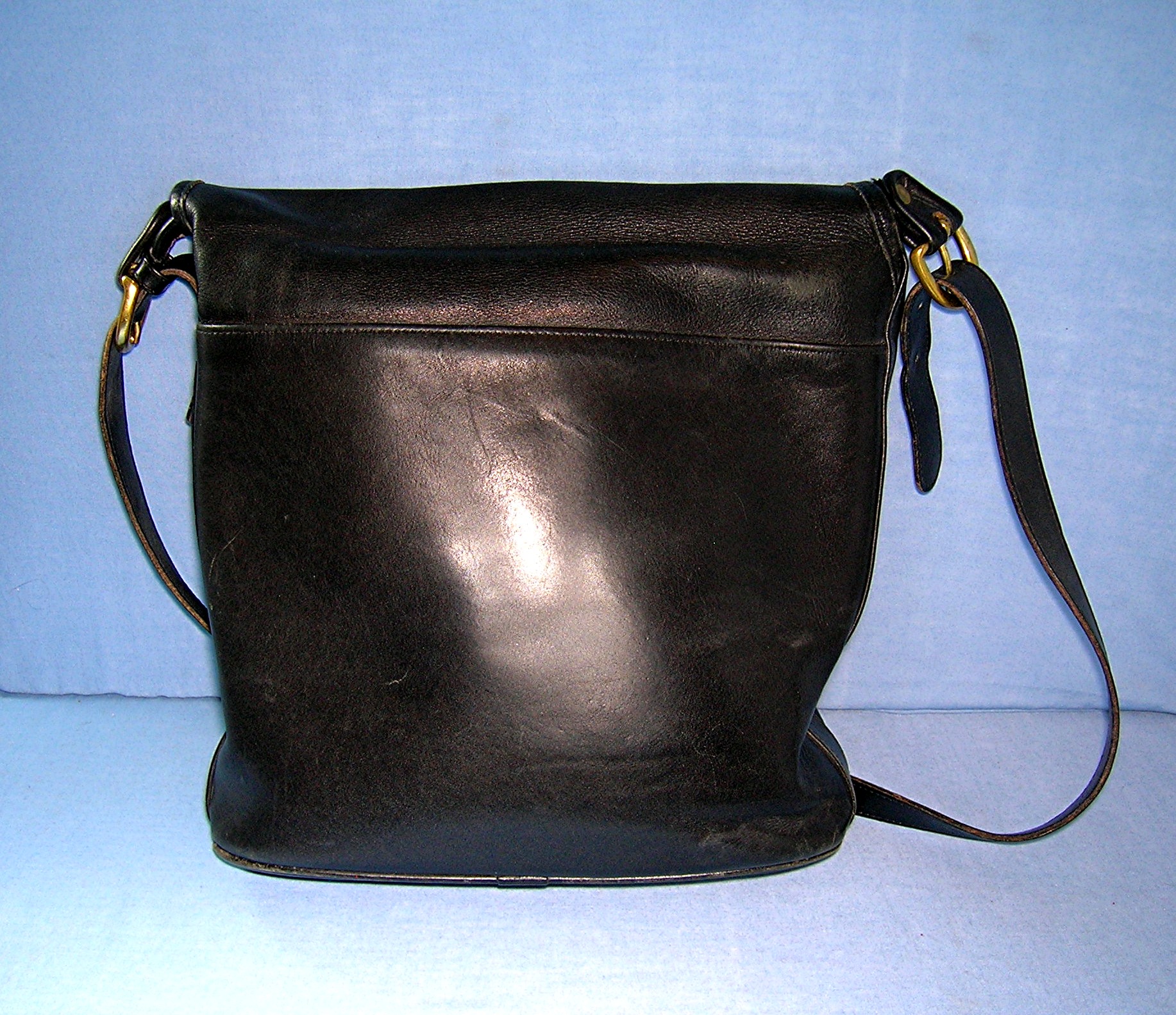 Coach Leather black Flap Bucket Shoulder Bag