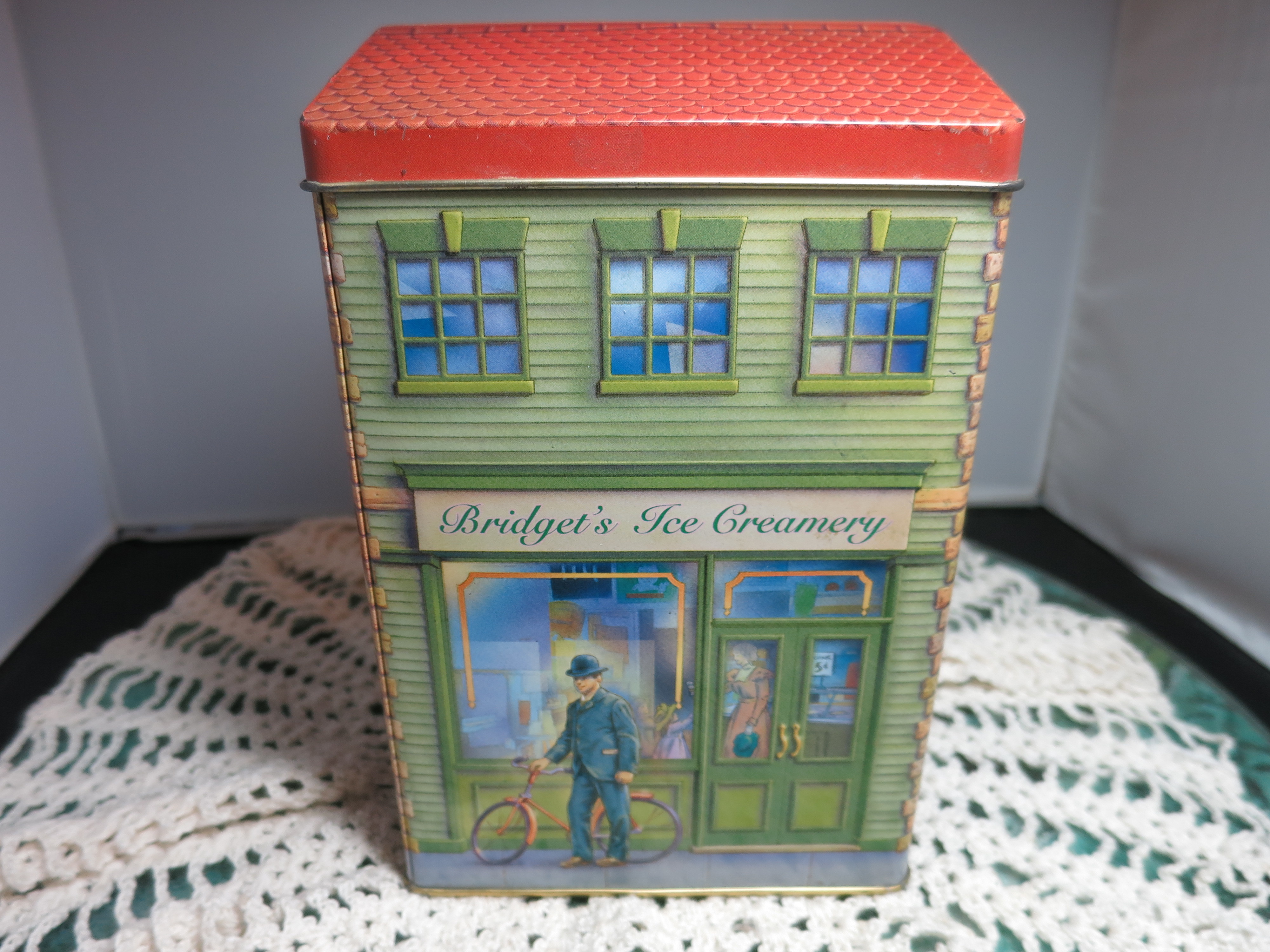 Vintage Nestle Toll House Tin scenic Tin Toll House Bakery