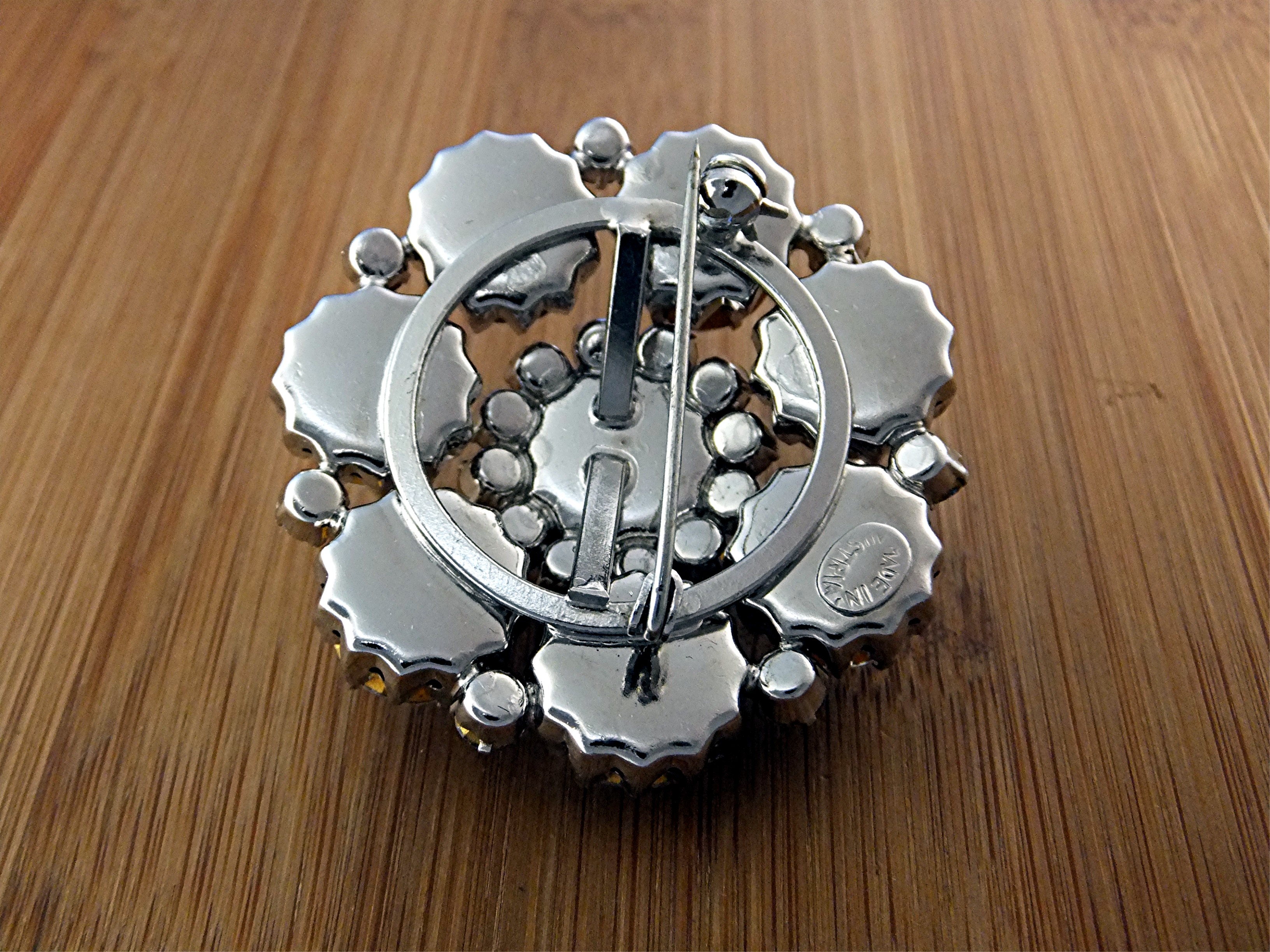 Brooch Gold pink Crystal Flower Made in Austria