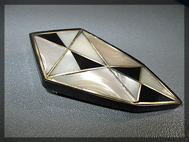 Brooch Black Plastic Lucite Mother Pearl Onyx Brass Inl