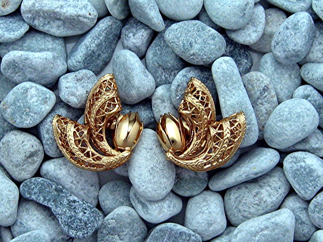 Earrings Gold Filigree Corocraft Clip