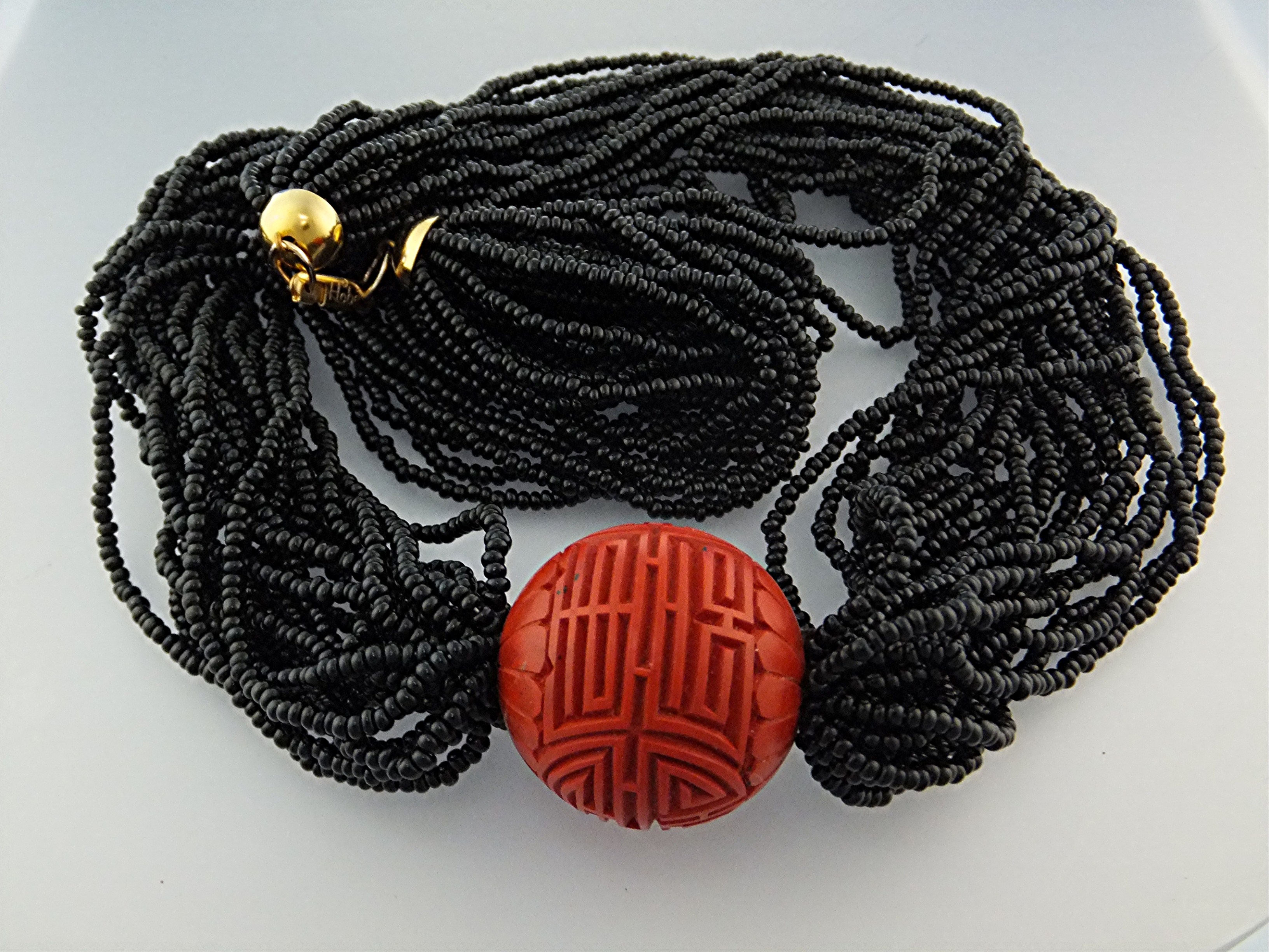 Necklace HOBE Cinnabar Chunky  Black Beads
