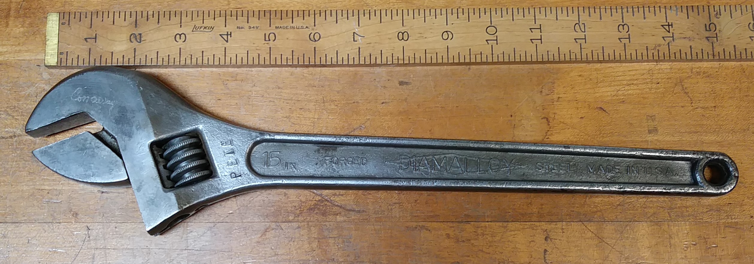 Diamond Horseshoe 15 inch Adjustable Wrench
