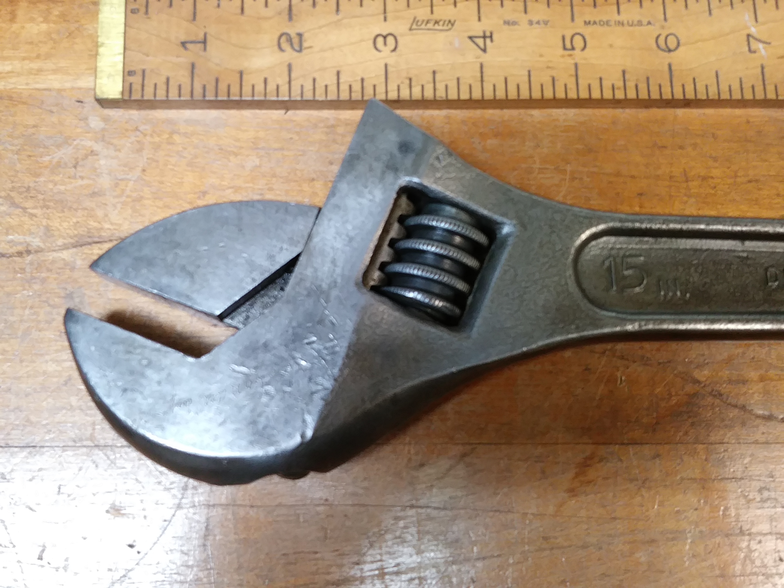 Diamond Horseshoe 15 inch Adjustable Wrench