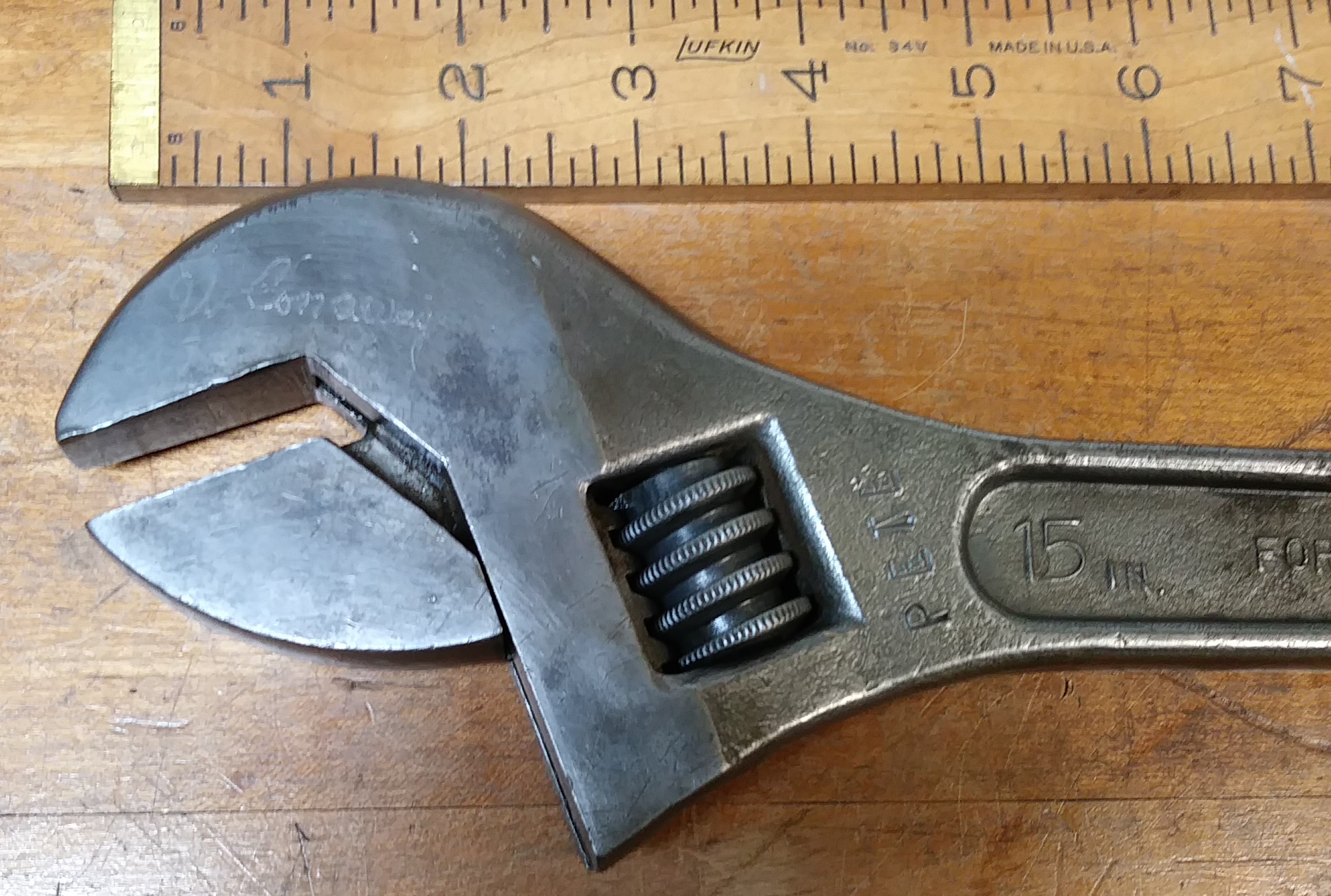 Diamond Horseshoe 15 inch Adjustable Wrench