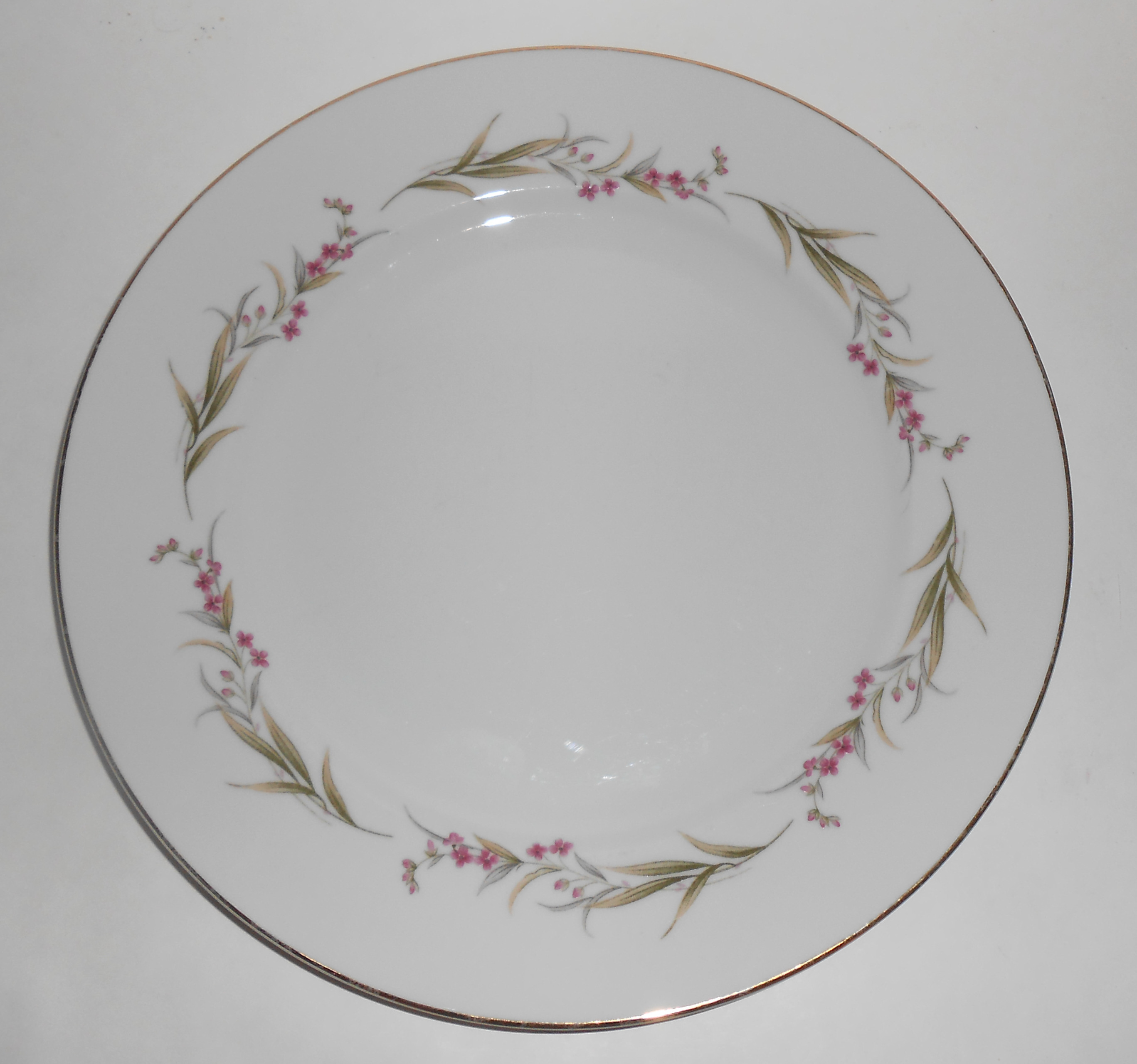 Prestige Japan Fine China Purple Floral Dinner Plate!