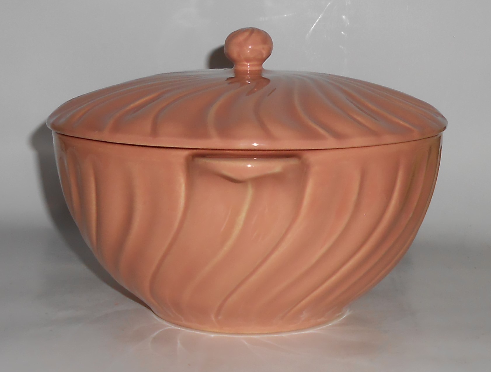 VINTAGE Franciscan Pottery Coronado Gloss Coral Cassero