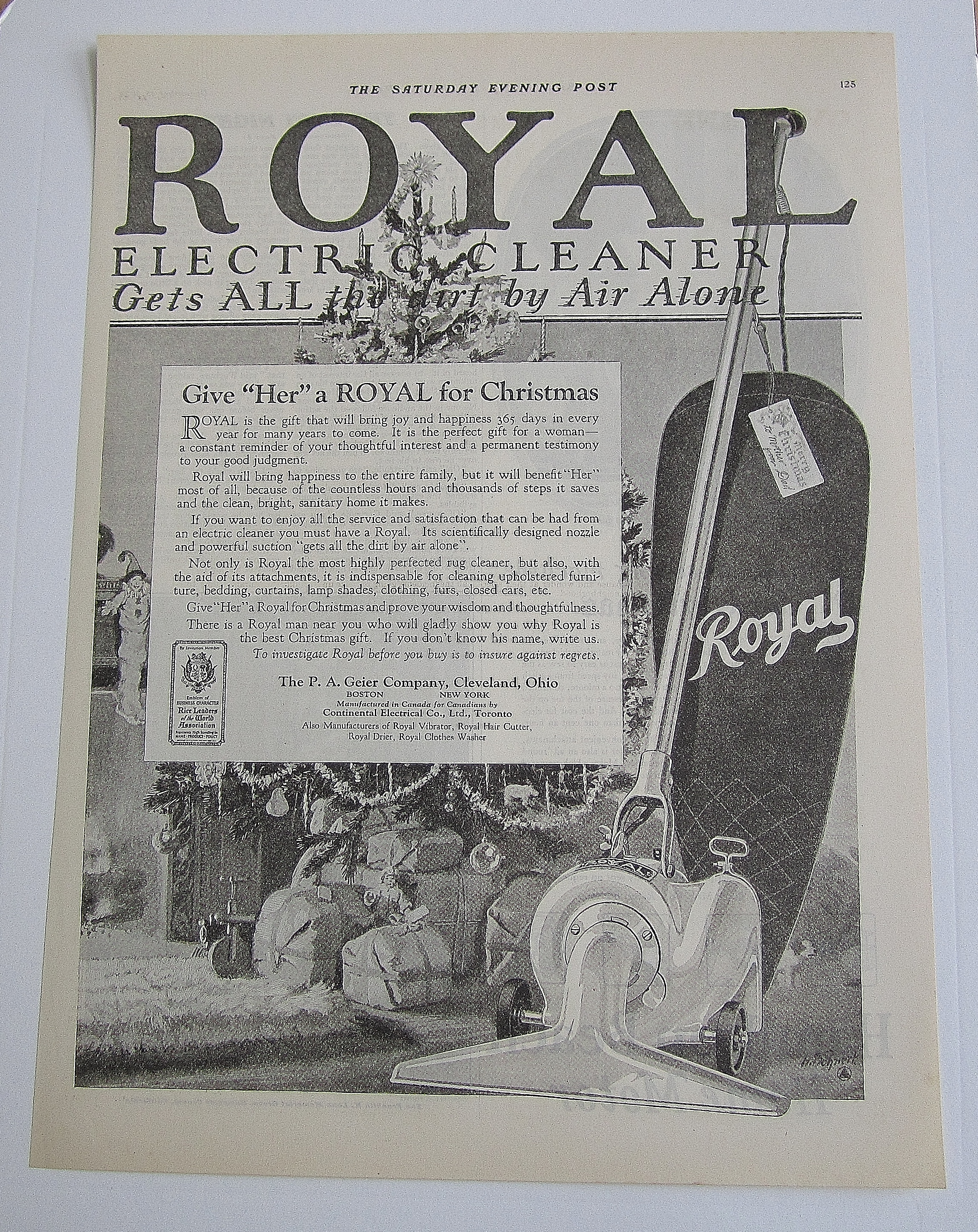 1924 Royal Electric Cleaner With Christmas Tree