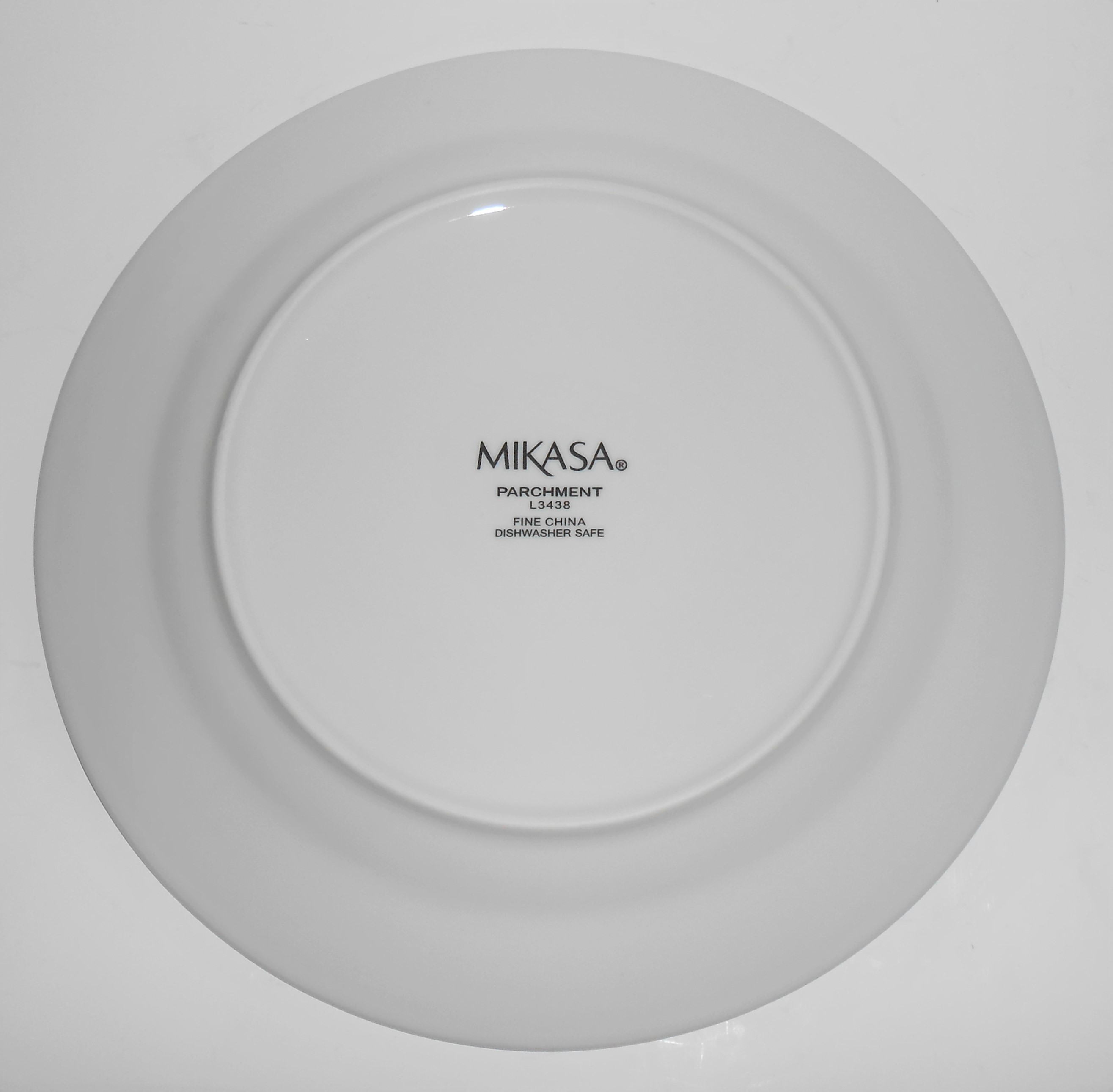 Mikasa Fine China Platinum Parchment Dinner Plate