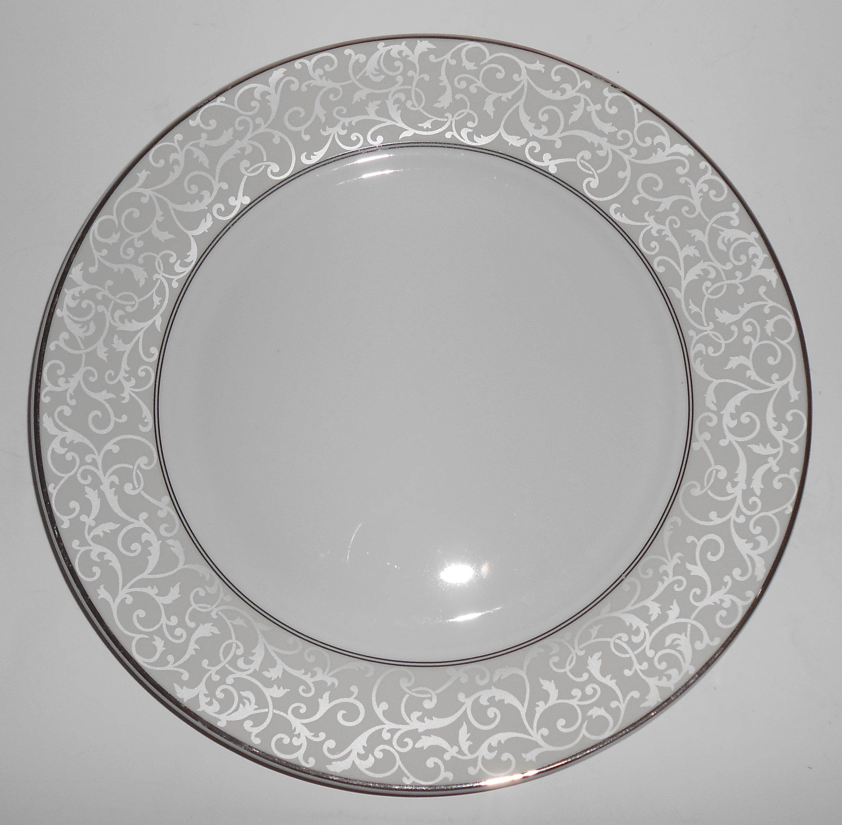 Mikasa Fine China Platinum Parchment Dinner Plate