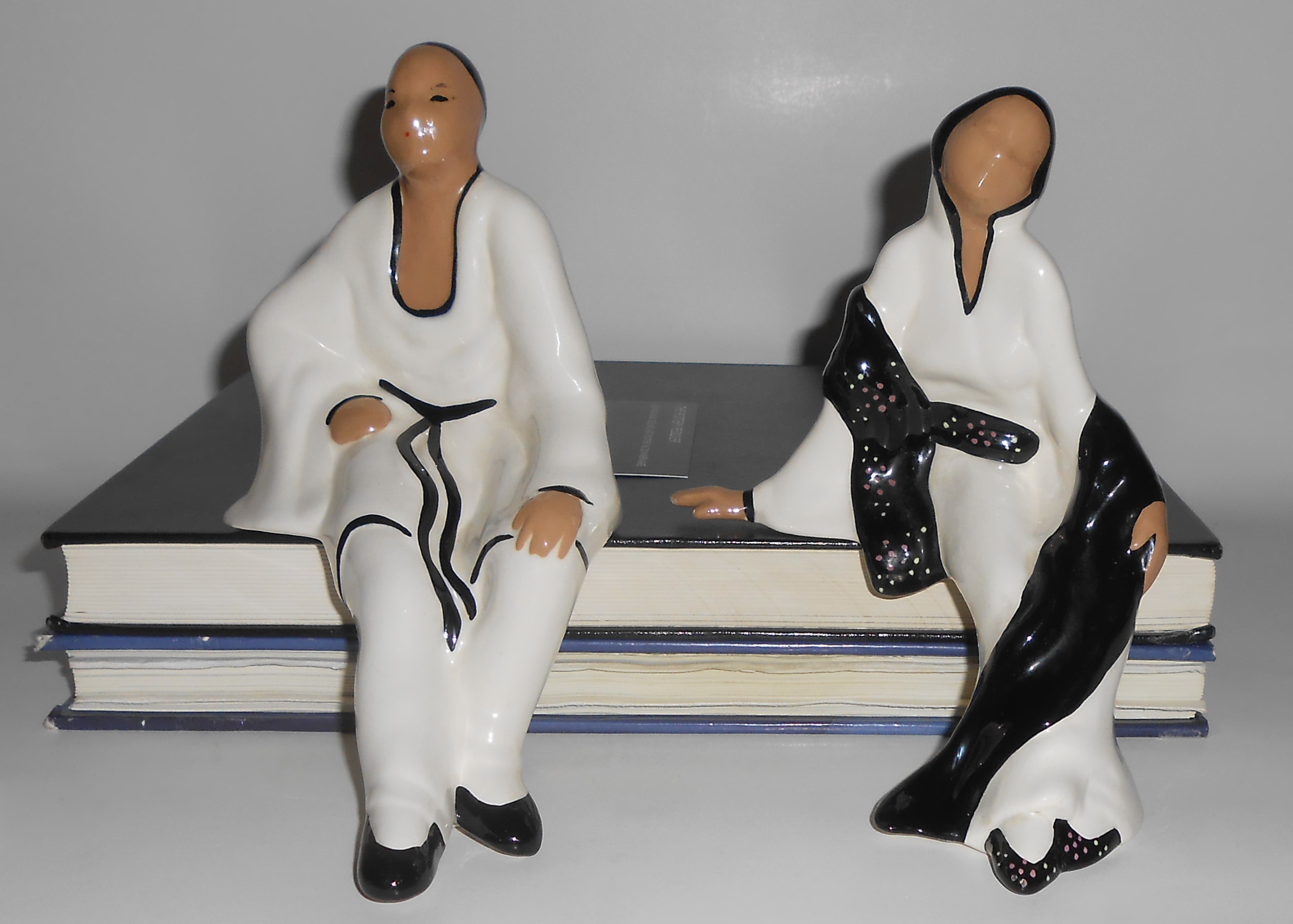 VINTAGE Pair Walter Wilson Oriental Book Sitter Figs