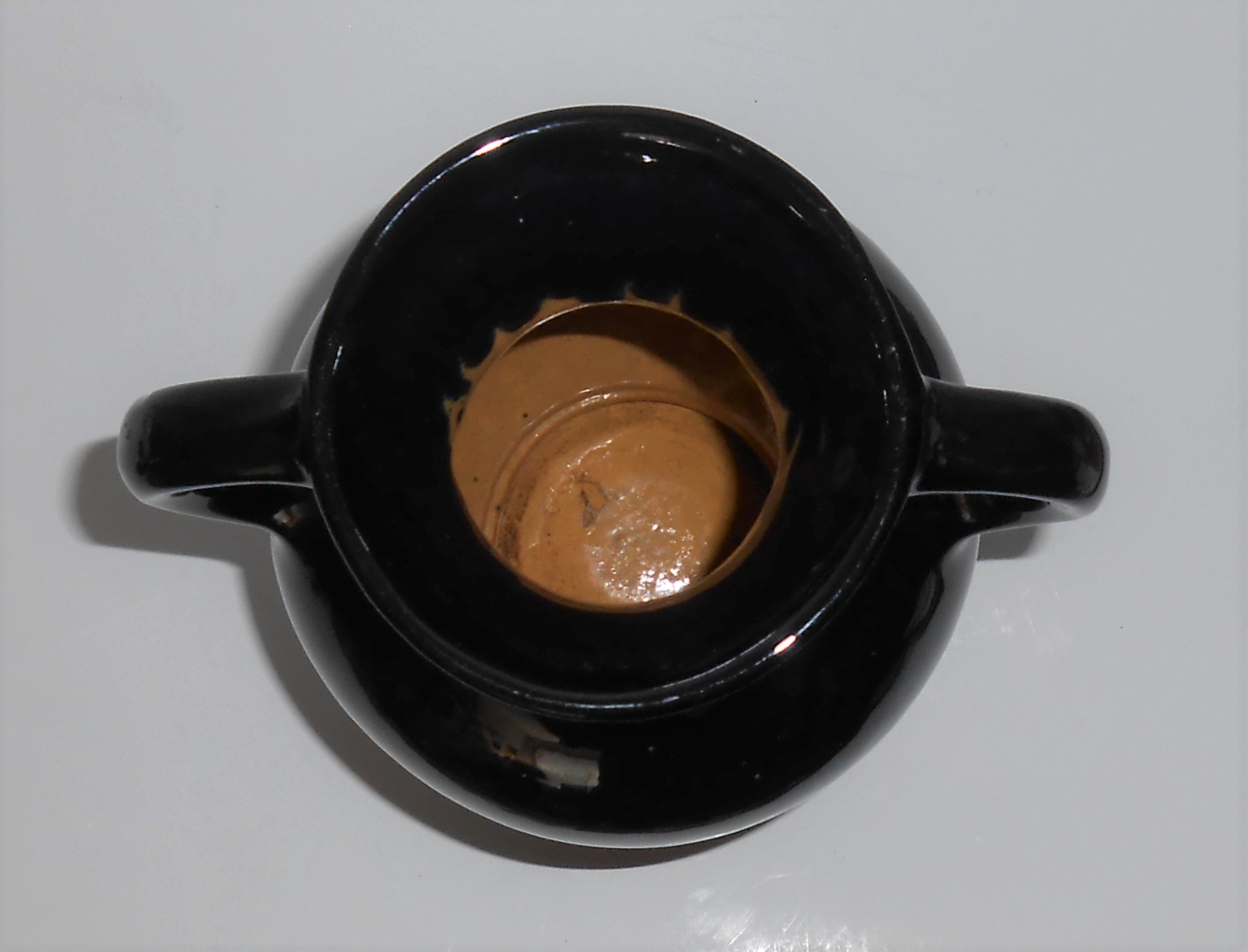 Cliftwood Art Pottery Gloss Black 7-3/8'' Twin Handled