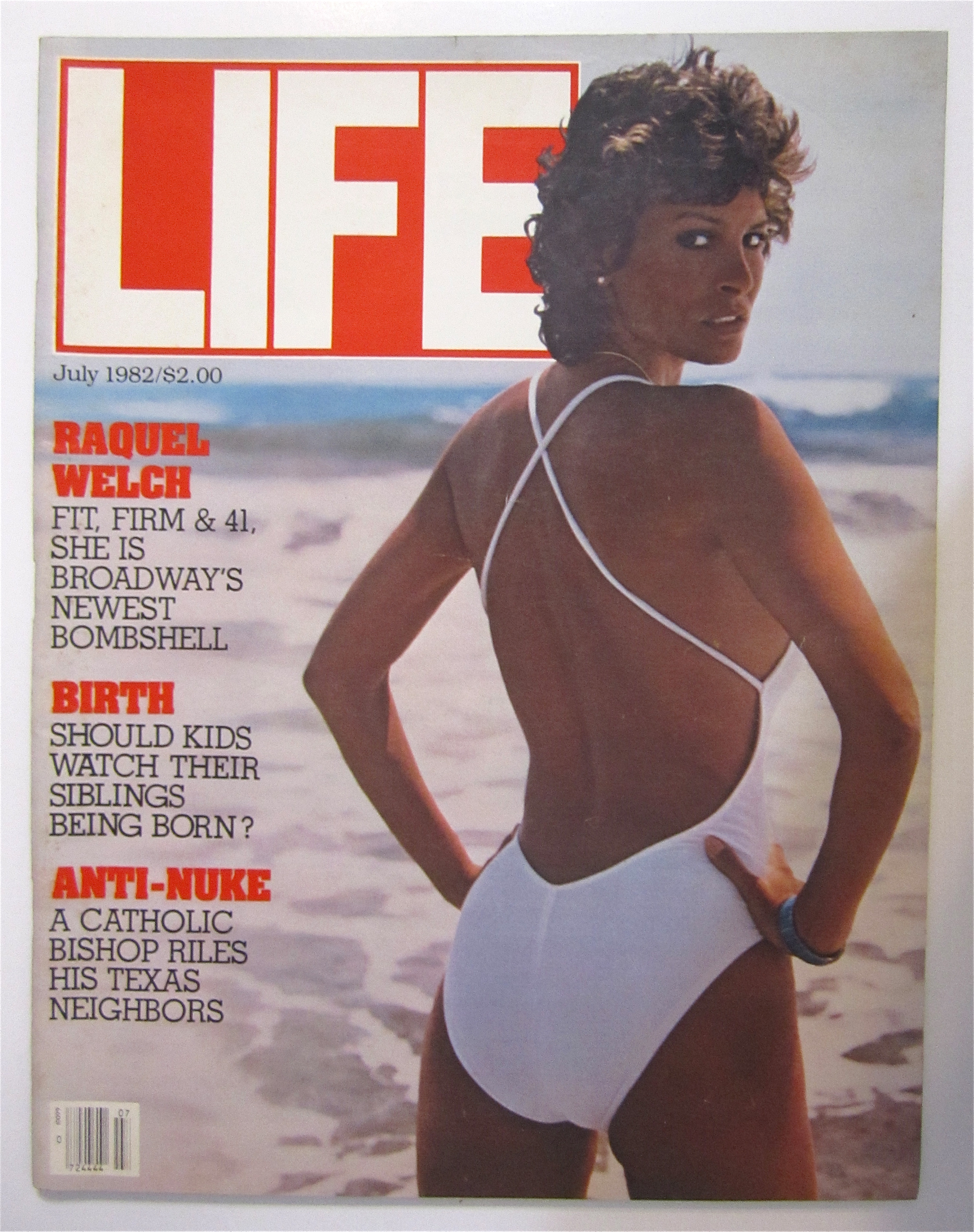 Life  Magazine July 1982 Raquel Welch