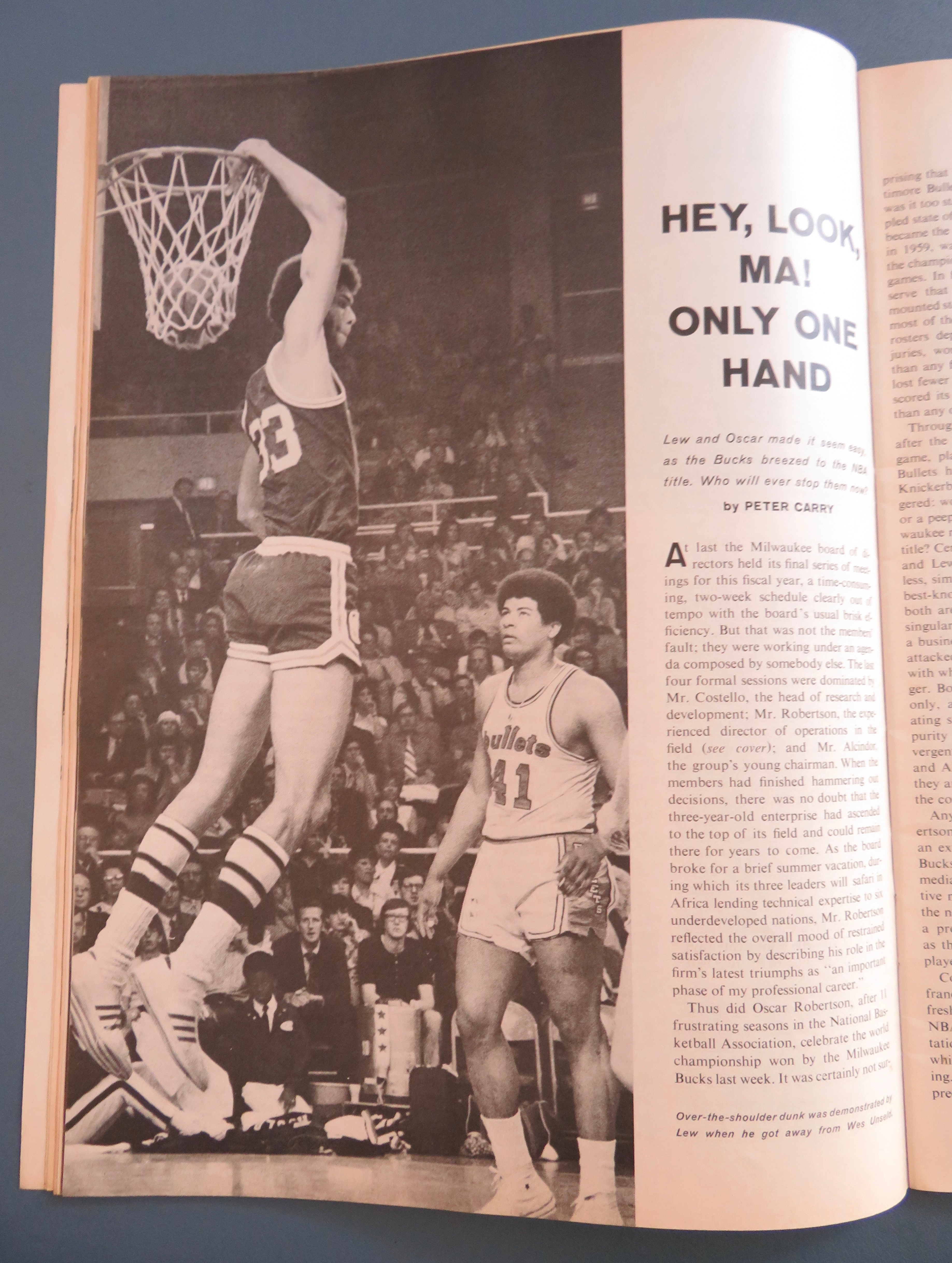 Sports Illustrated Magazine May 10, 1971 Oscar/Bucks