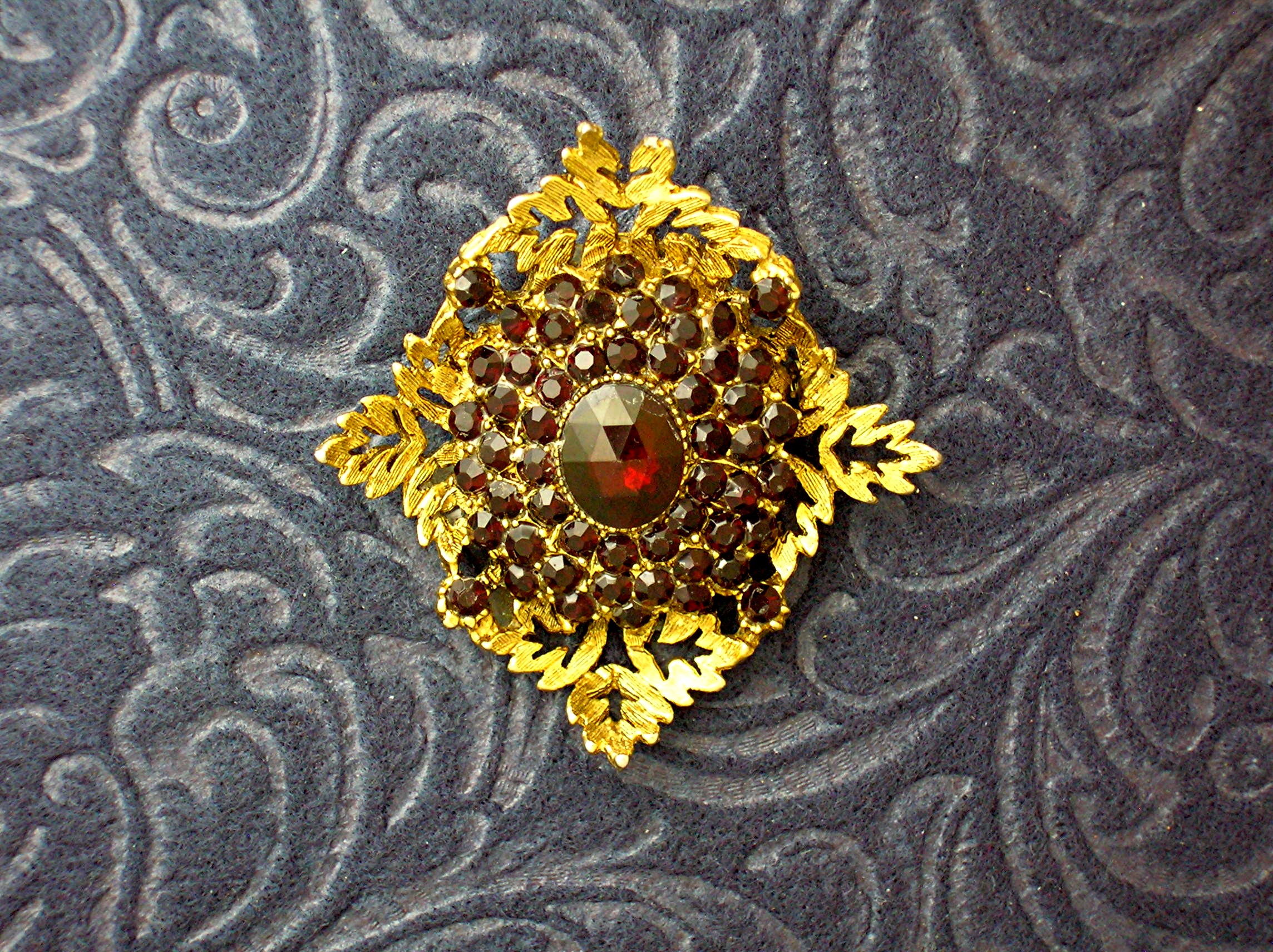 Blood Red Faceted Goldtone Set Brooch