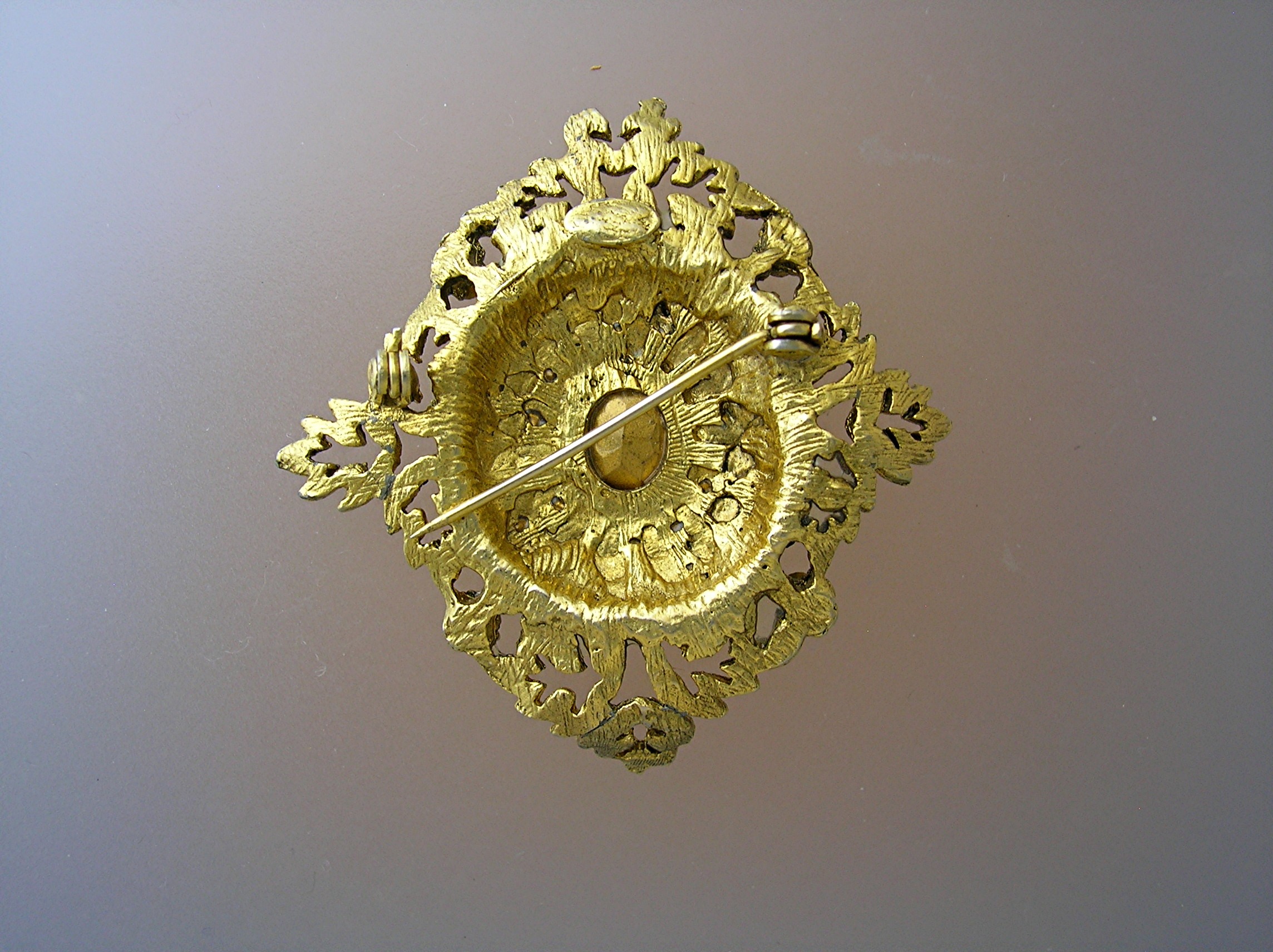 Blood Red Faceted Goldtone Set Brooch