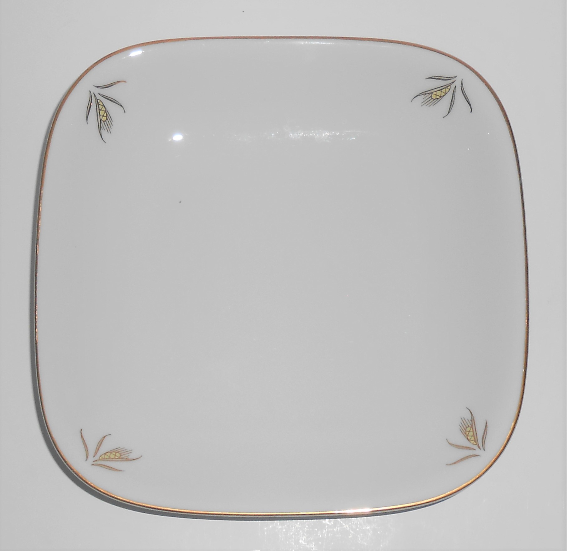 Fukagawa China Porcelain Gold Wheat 2156 Soup Bowl