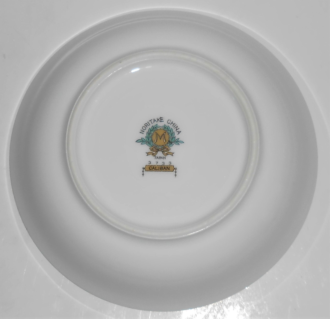 Noritake Porcelain China Caliban W/Gold Fruit Bowl