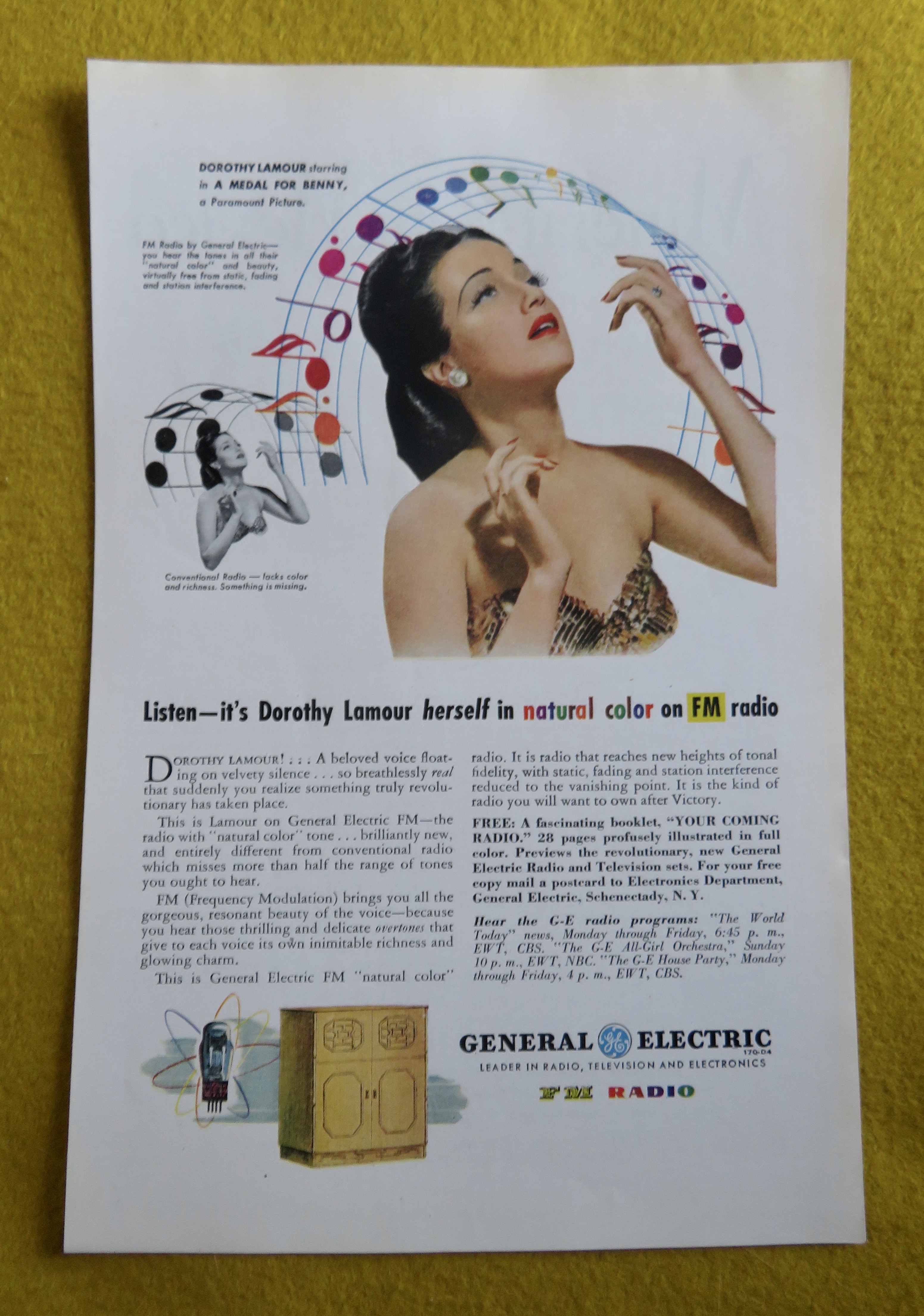 1945 General Electric FM Radio with Dorothy Lamour