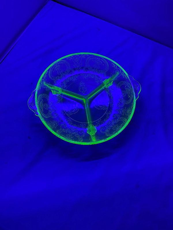 Indiana Glass Uranium Green Horseshoe Footed 3 part relish divided dish AS IS