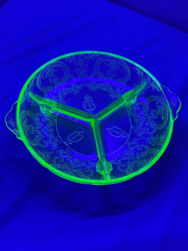 Indiana Glass Uranium Green Horseshoe Footed 3 part relish divided dish AS IS
