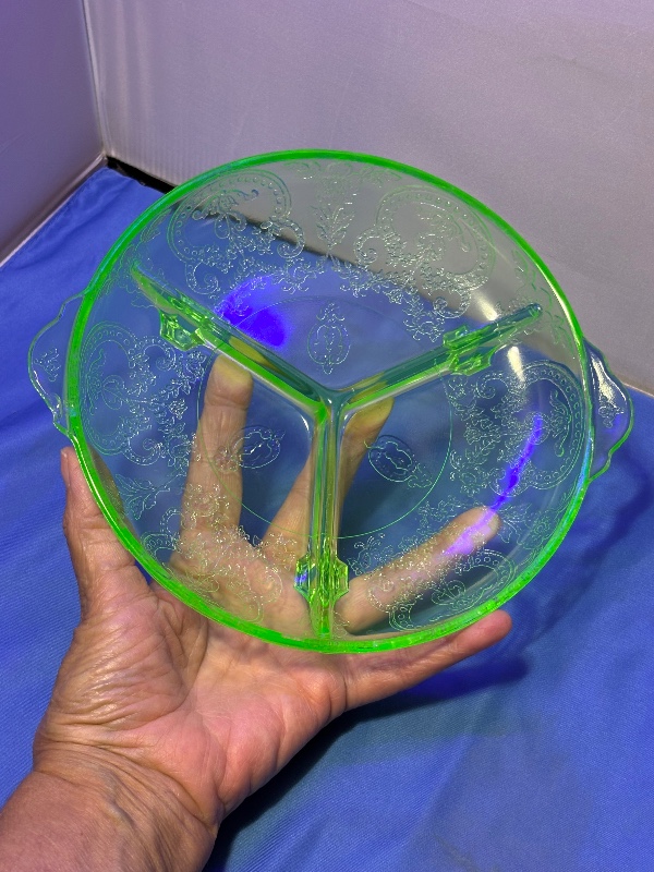 Indiana Glass Uranium Green Horseshoe Footed 3 part relish divided dish AS IS