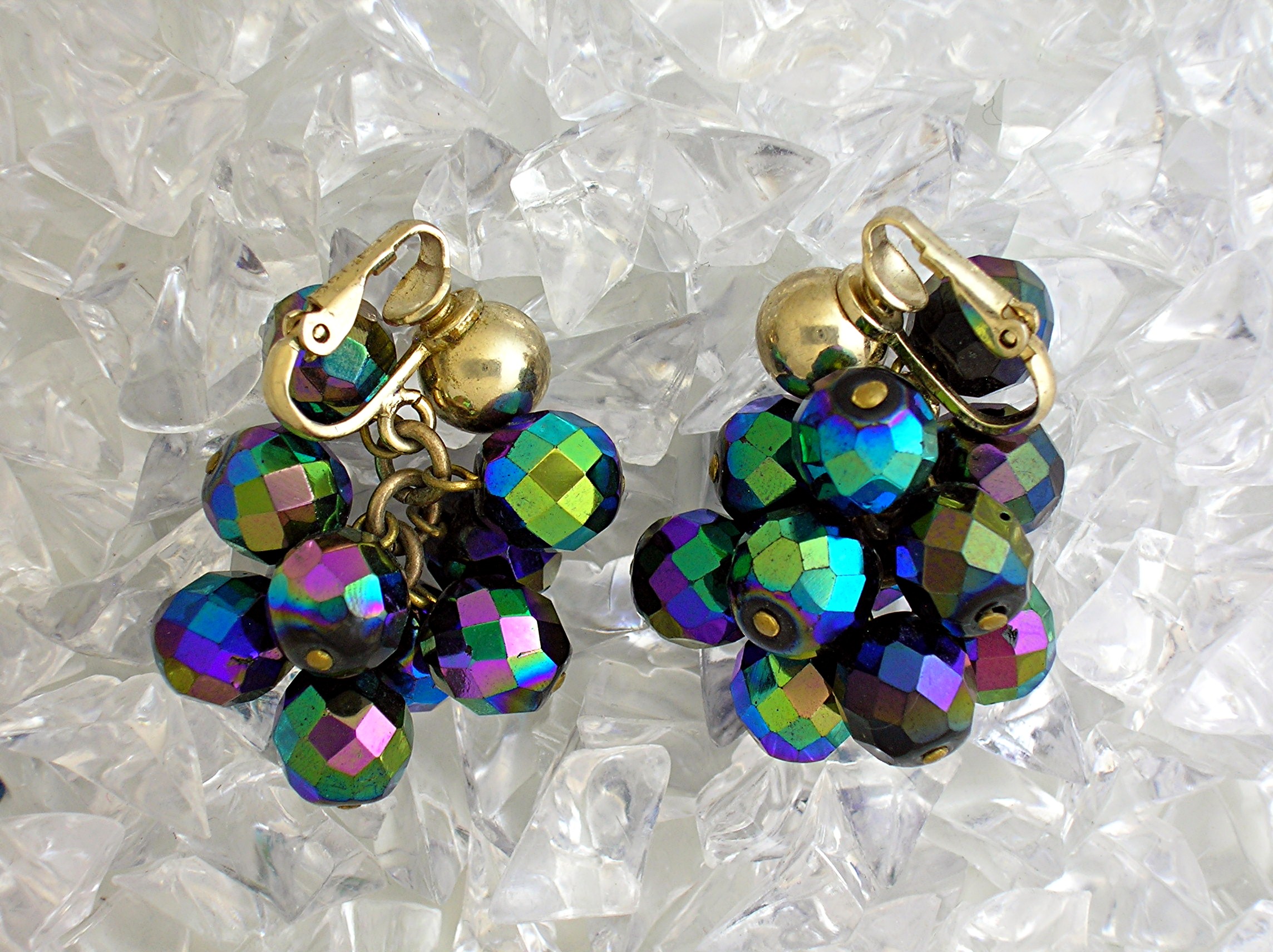 BERGERE Clip Earrings Blue/Green/Black Bead