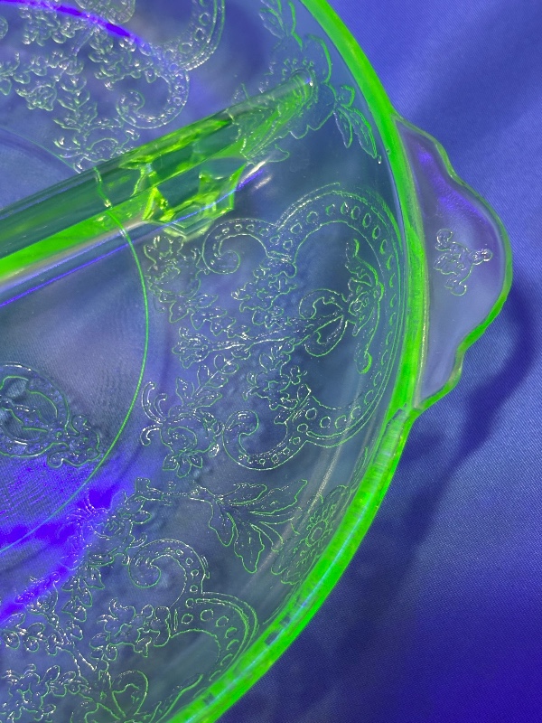 Indiana Glass Uranium Green Horseshoe Footed 3 part relish divided dish AS IS
