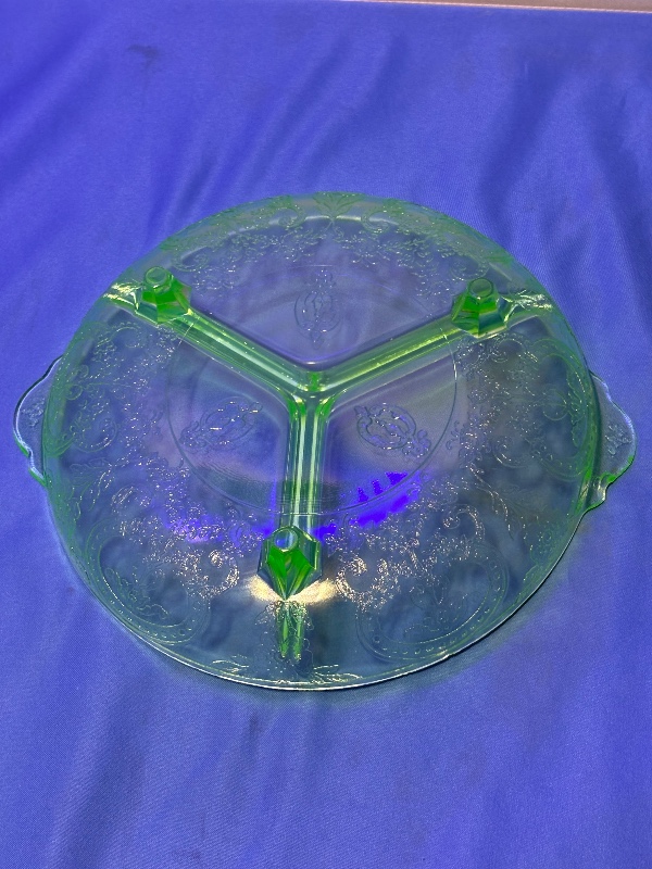 Indiana Glass Uranium Green Horseshoe Footed 3 part relish divided dish AS IS