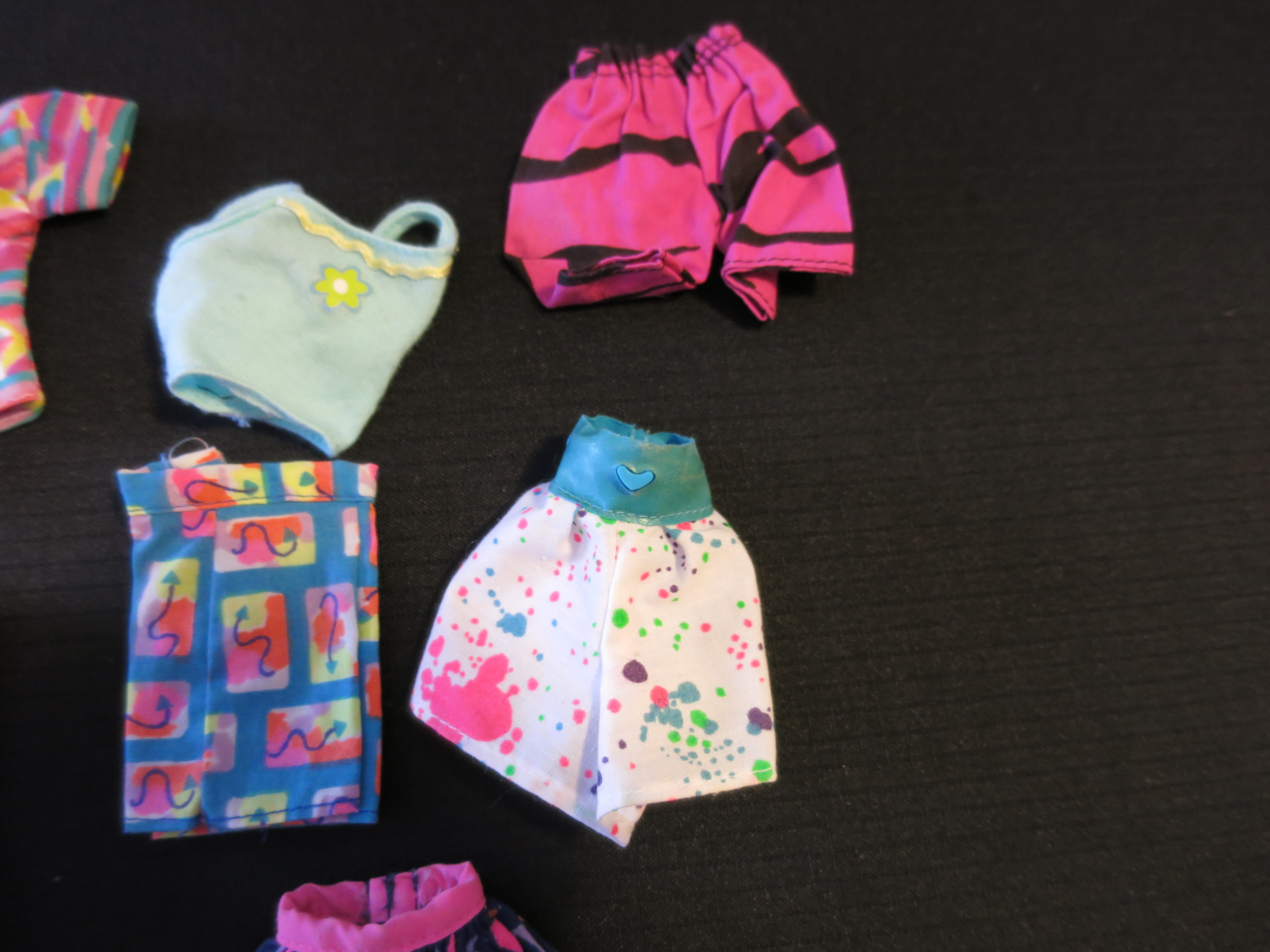 Mattel Barbie Accessories Skirt Shorts Tank Top Shirt Pants 7pcs