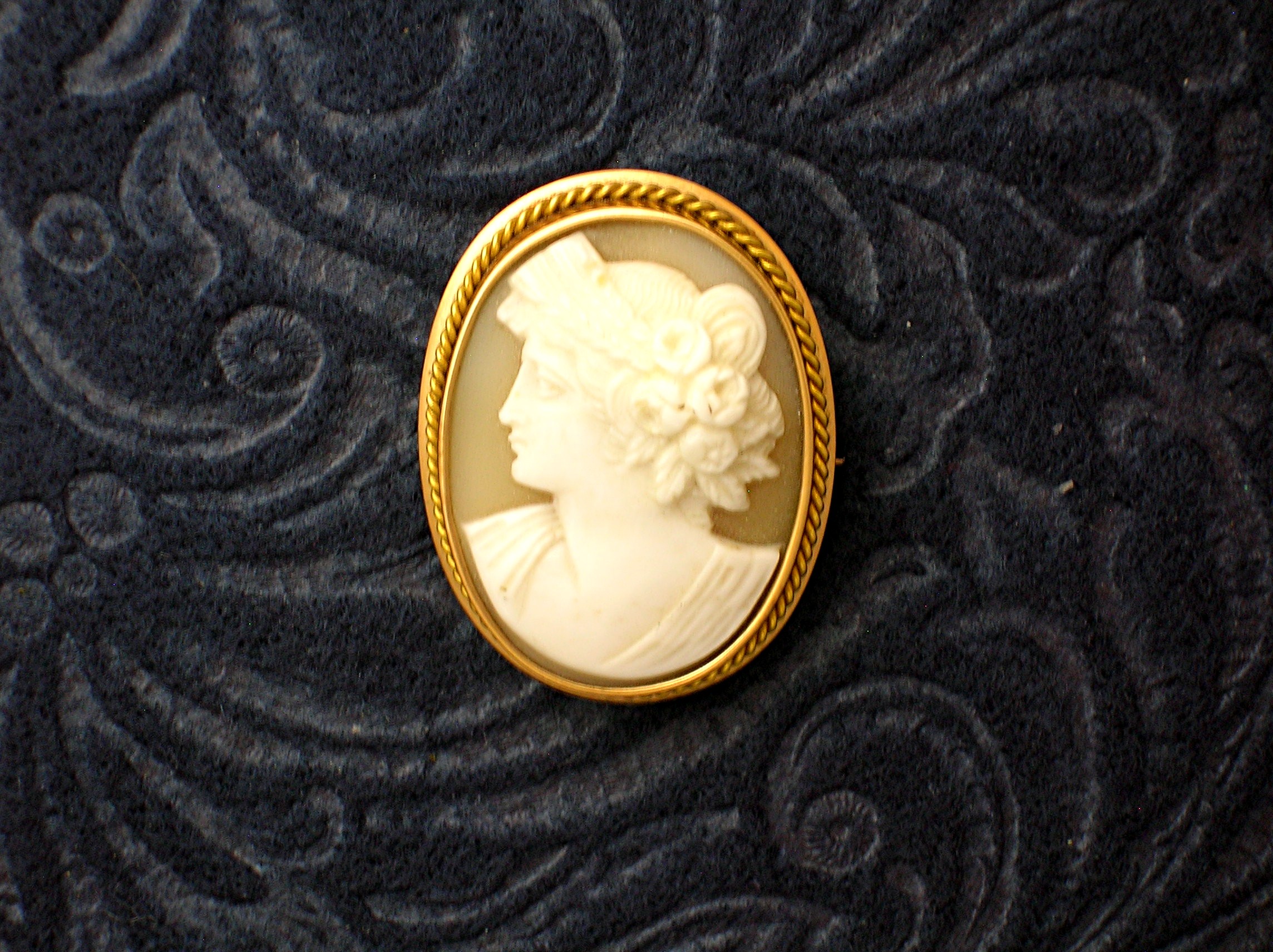 Cameo Brooch, Old European Gold Cameo Pin, Brooch