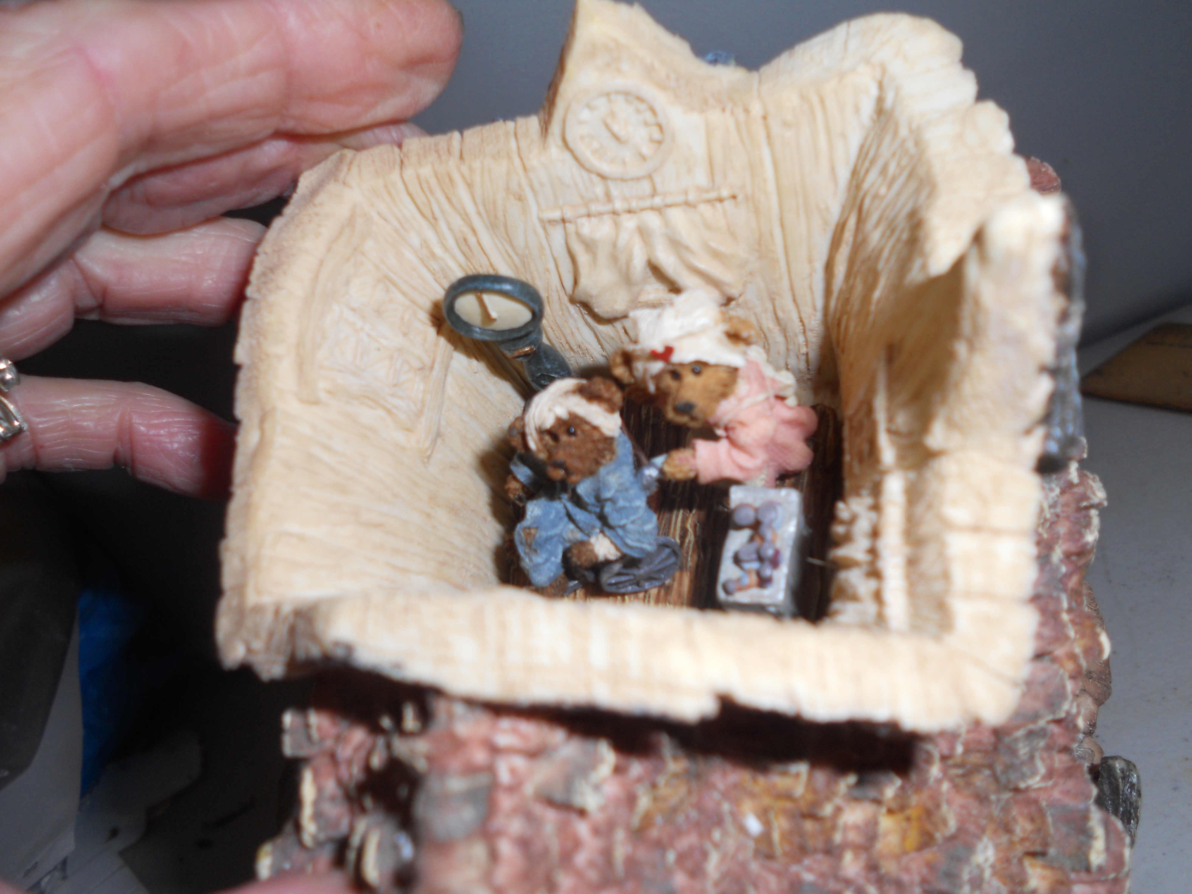 Boyds Bearly Built Village Bearly Well Clinic