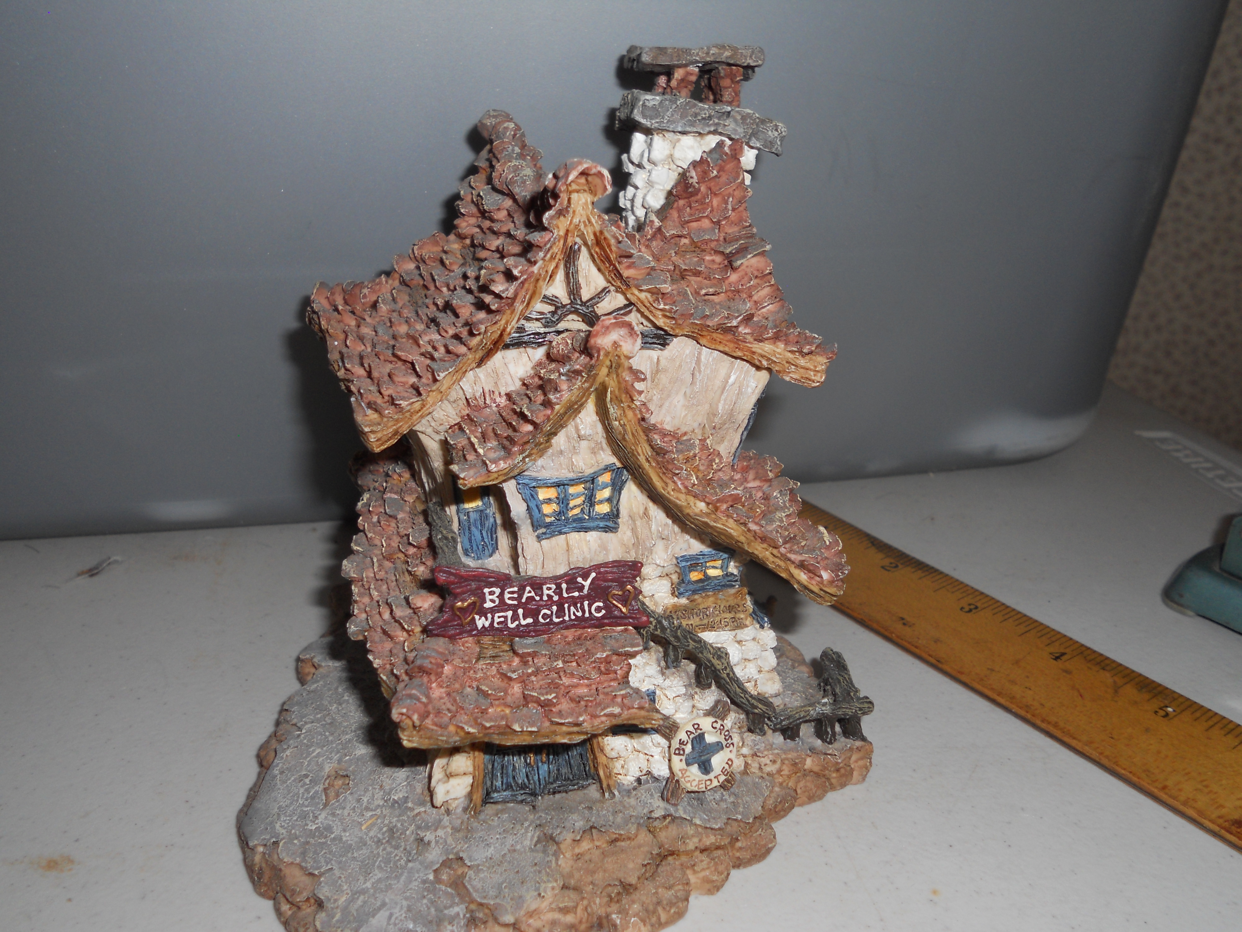 Boyds Bearly Built Village Bearly Well Clinic