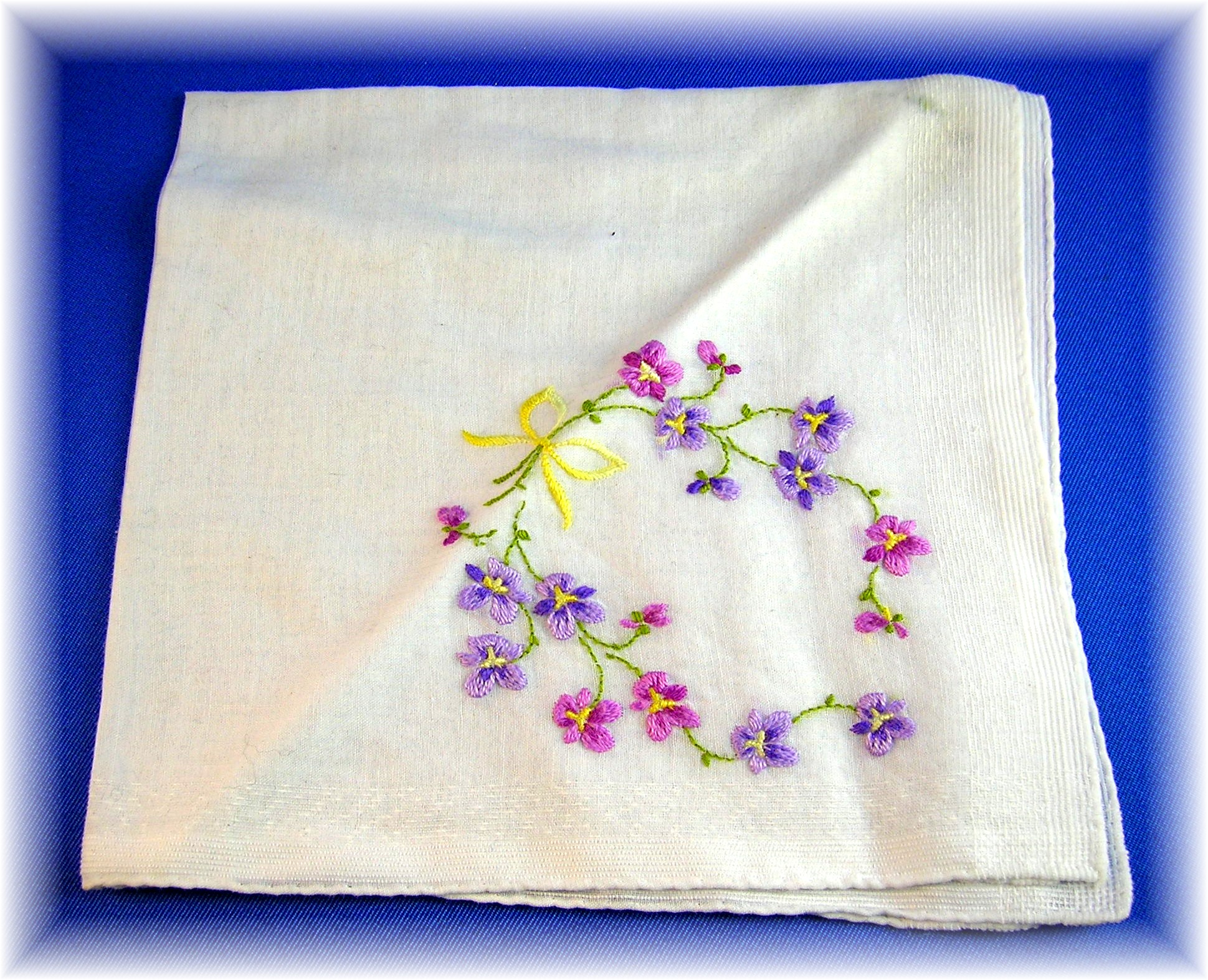 EMBROIDERED HANKIE - forget-me-nots . . . .