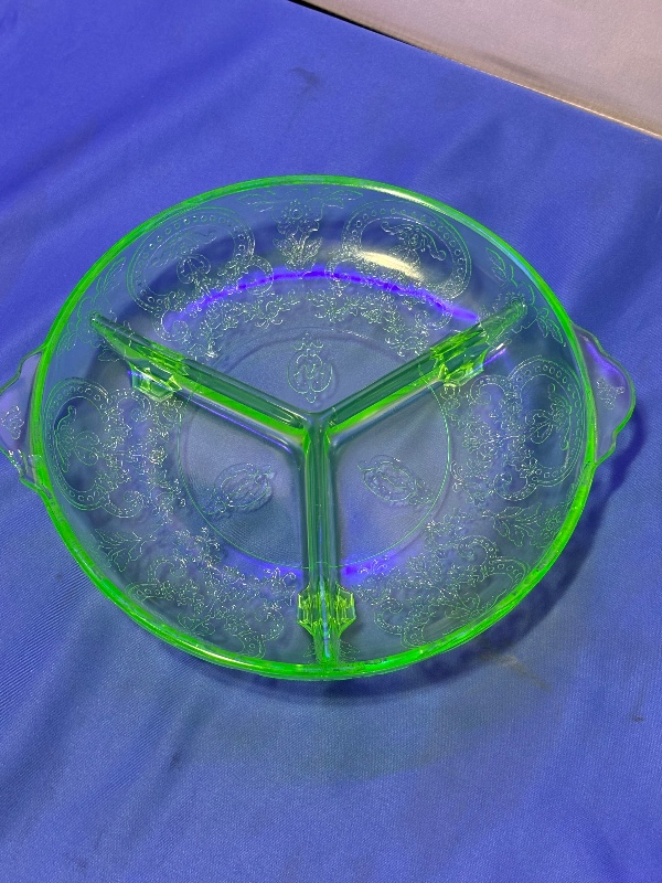 Indiana Glass Uranium Green Horseshoe Footed 3 part relish divided dish AS IS