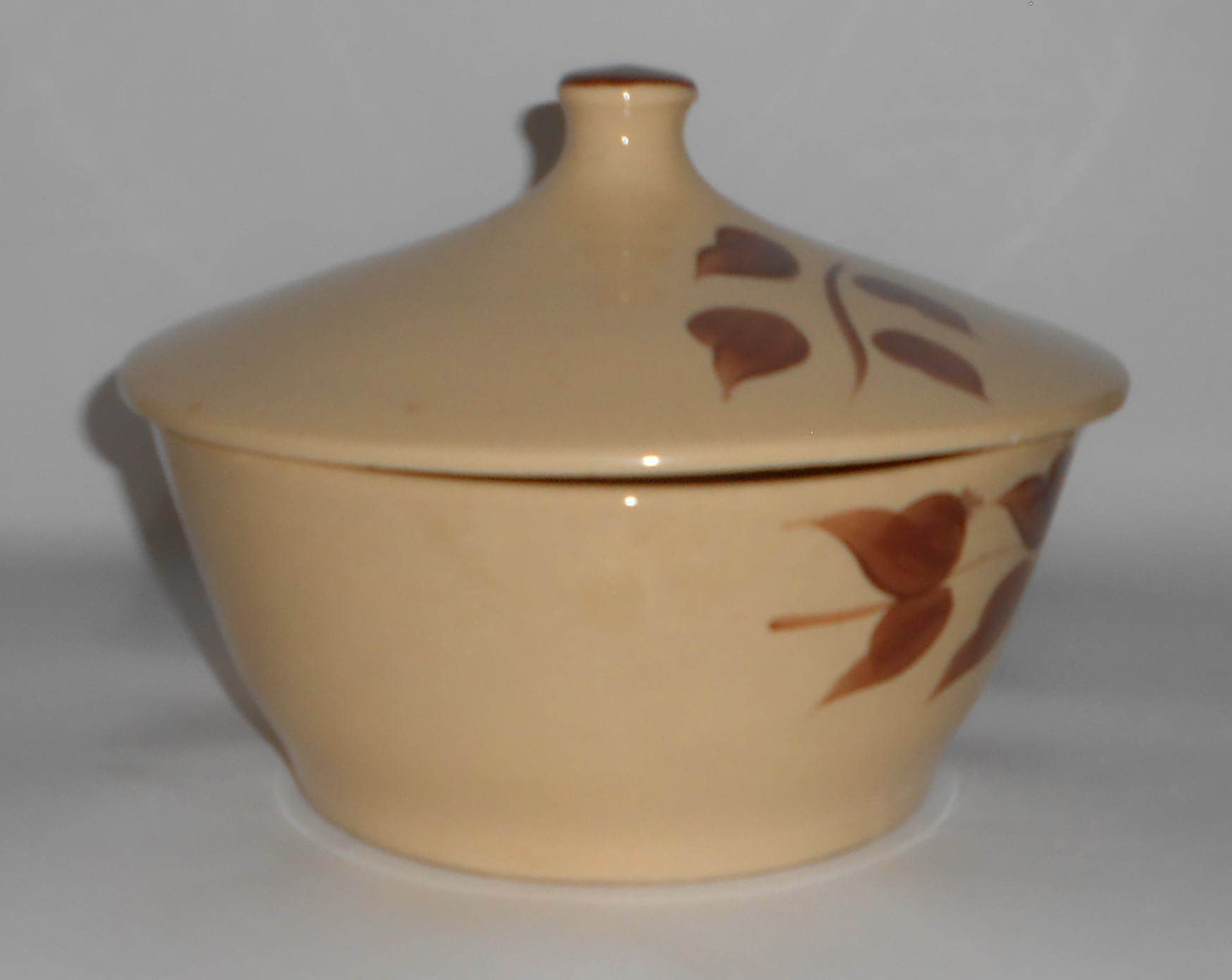 VINTAGE Watt Pottery #110 Autumn Foliage Covered Baker