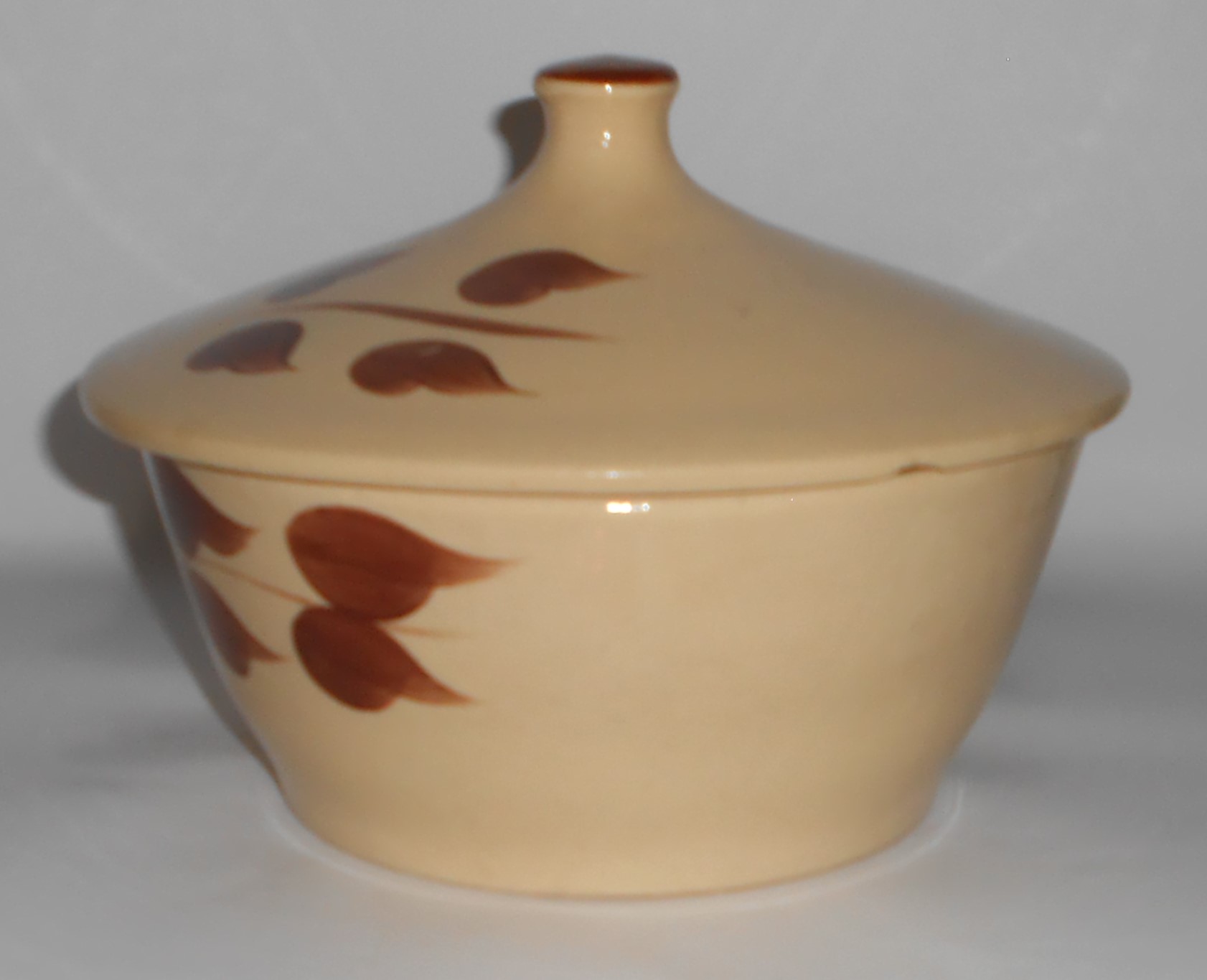 VINTAGE Watt Pottery #110 Autumn Foliage Covered Baker