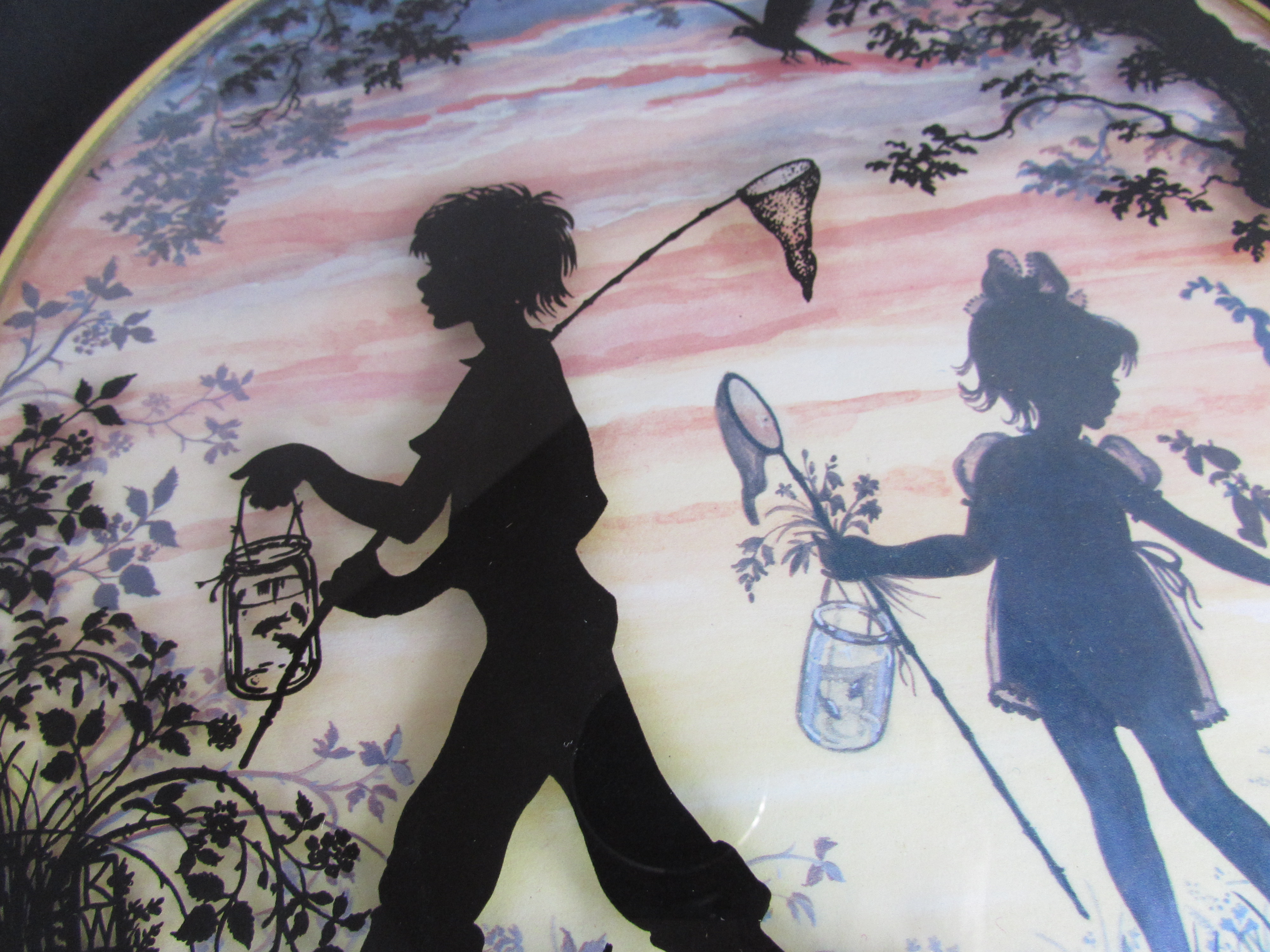 Silhouette Convex Glass Boy Girl Netting Fish 10 inch