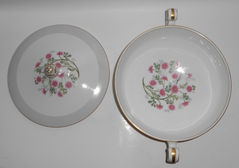 Noritake Porcelain China 5159 Laguna W/Gold Covered Vegetable Bowl / Casserole
