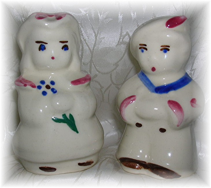 SHAWNEE Boy & Girl Salt & Pepper Shakers
