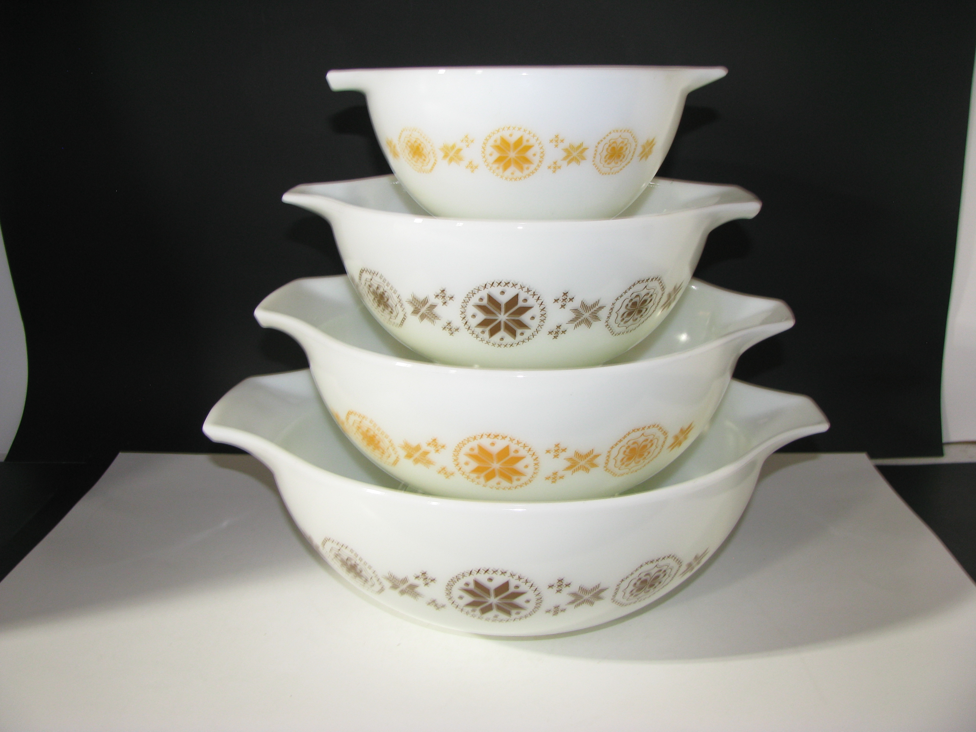 Vintage Pyrex Set of Town and Country Cinderella Bowls