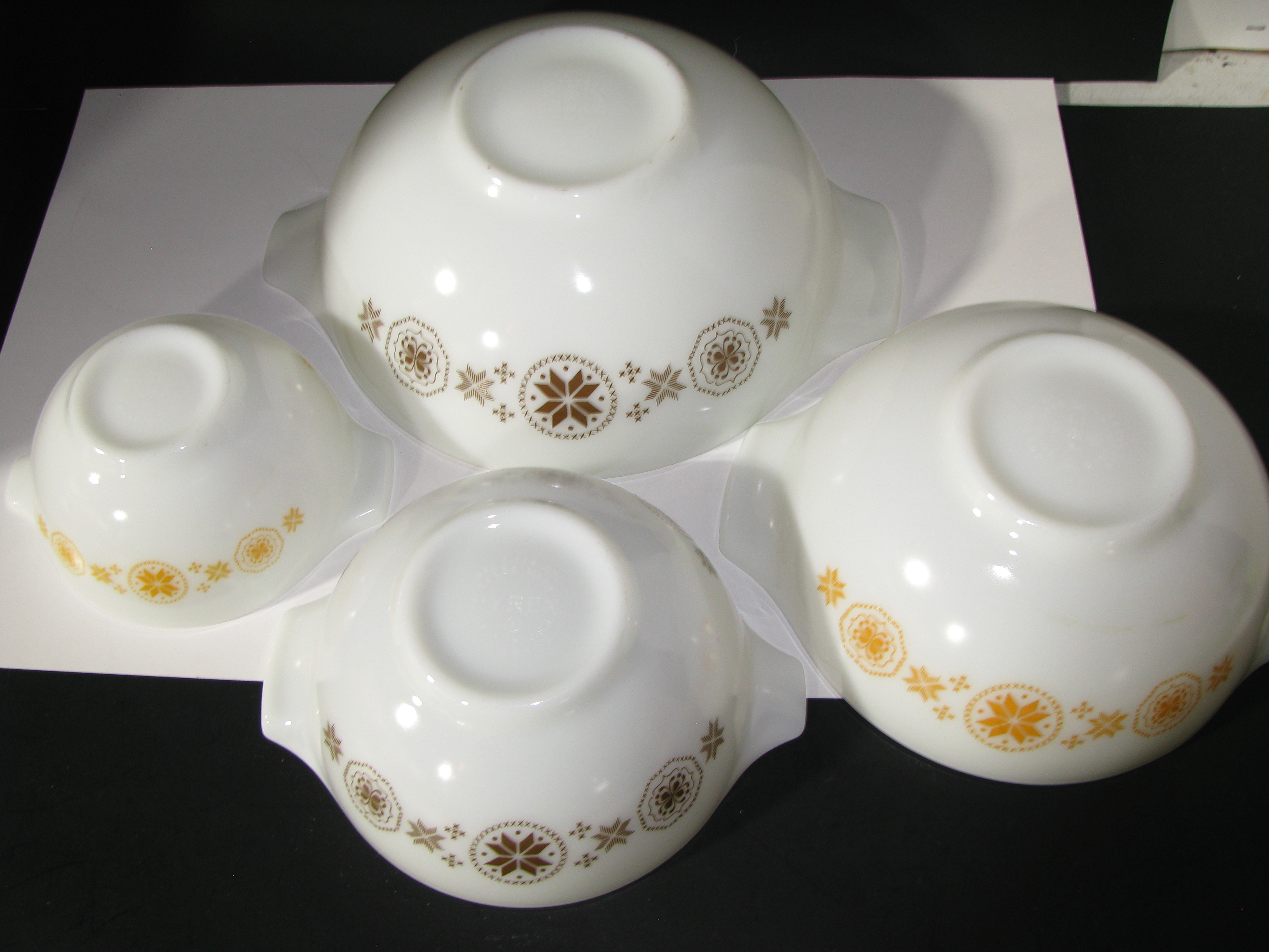 Vintage Pyrex Set of Town and Country Cinderella Bowls