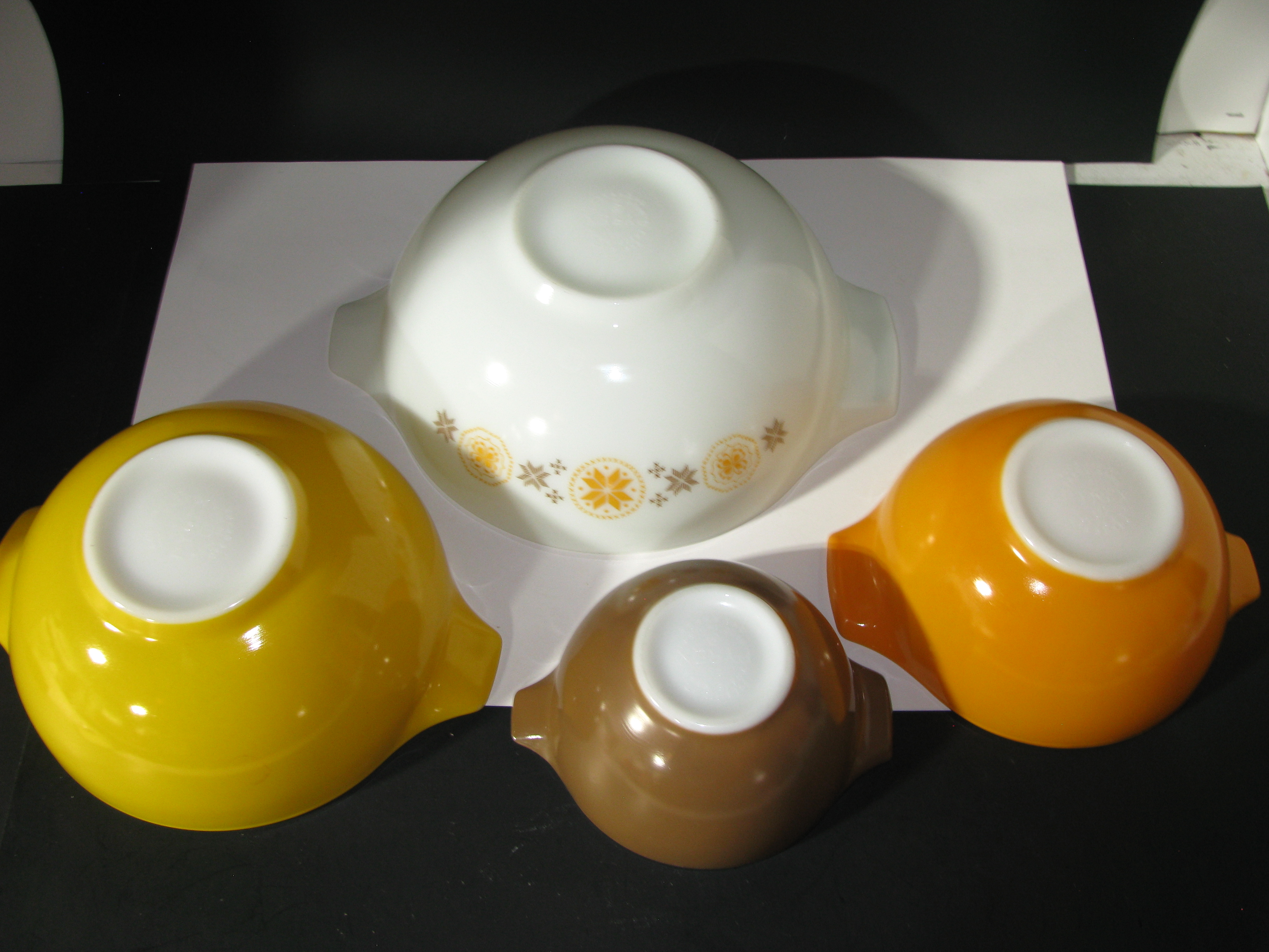 Vintage Pyrex Set of Town and Country Cinderella Bowls